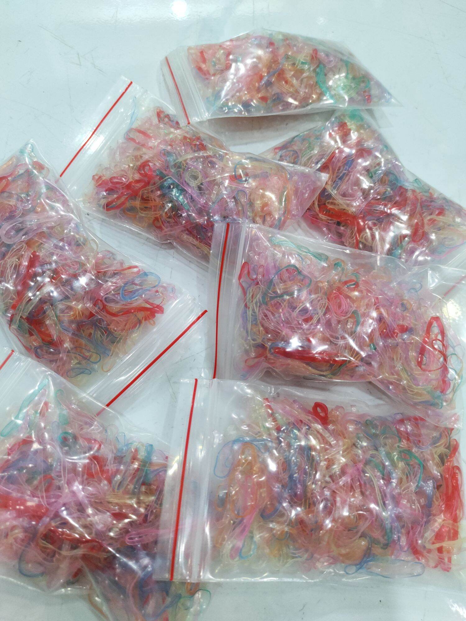 Thun buộc tóc cho bé