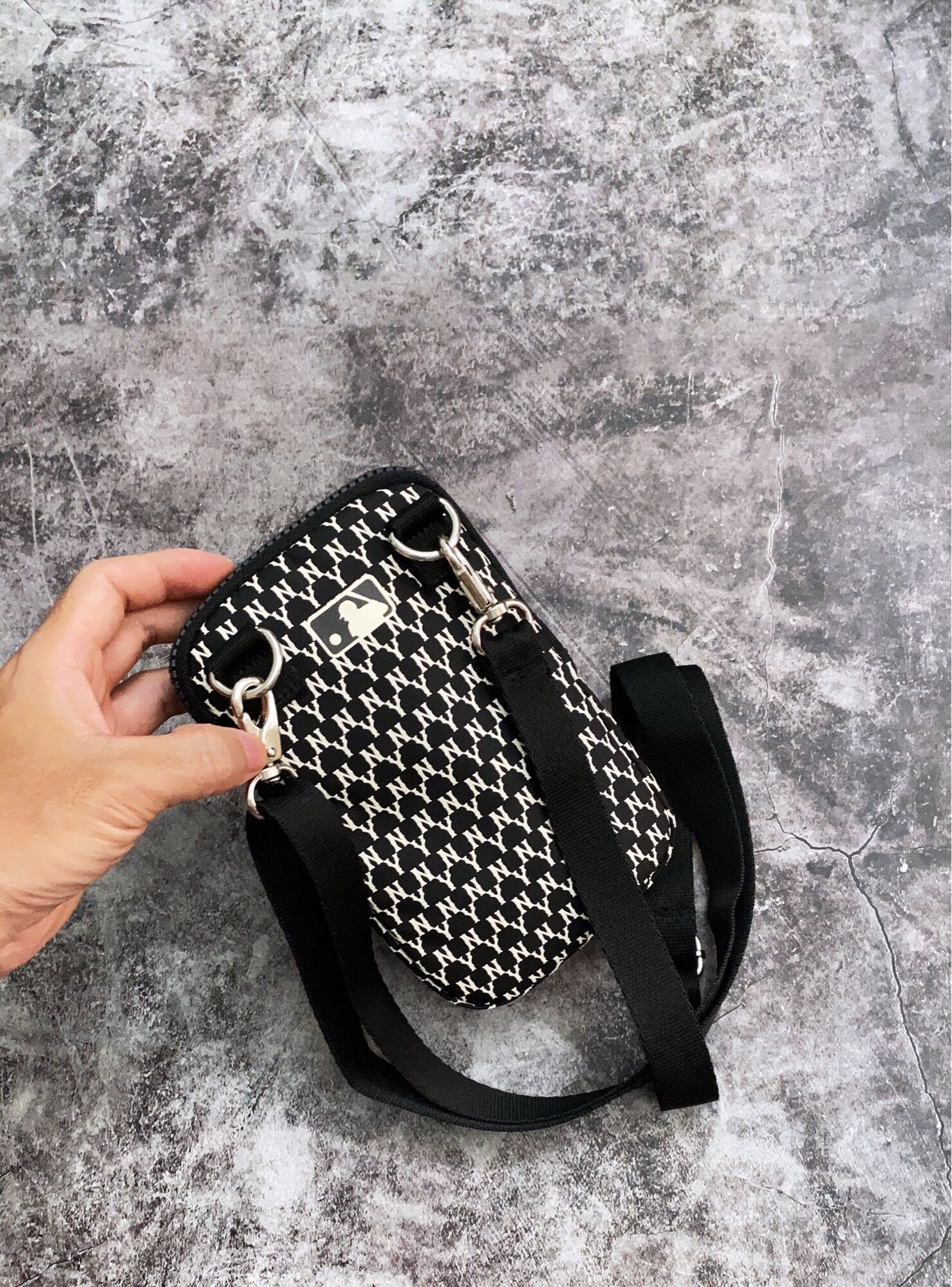Túi MLB NY mini Black( xuất dư chuẩn)