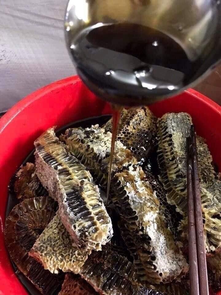 Mật Ong đen 1 lít