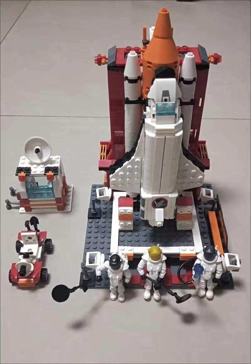 Bộ Lego tàu vũ trụ