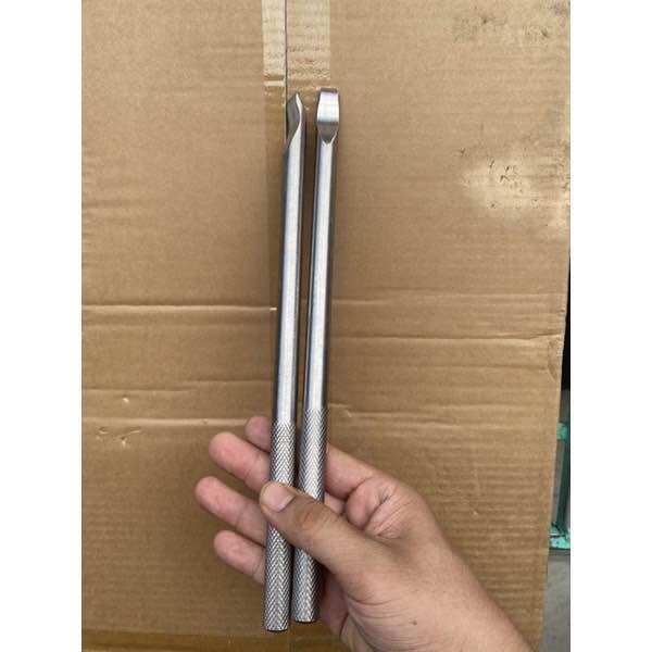 Móc lốp xe máy inox 304 hàng CNC ( phi 14 có nhám chống trơn )