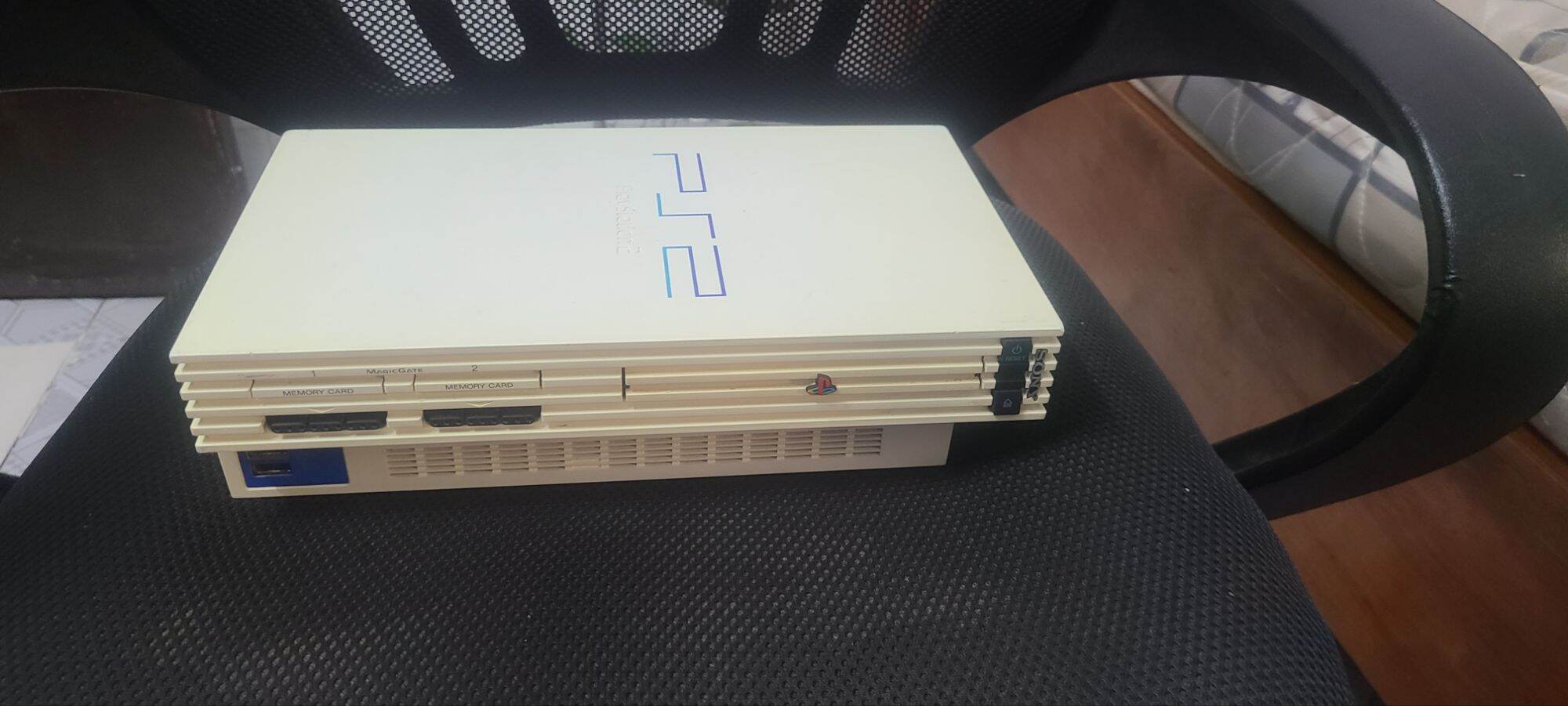máy ps2 full phụ kiện ( chơi được ps1 ) ( thanh toán tiền mặt , thanh toán thẻ đều được )