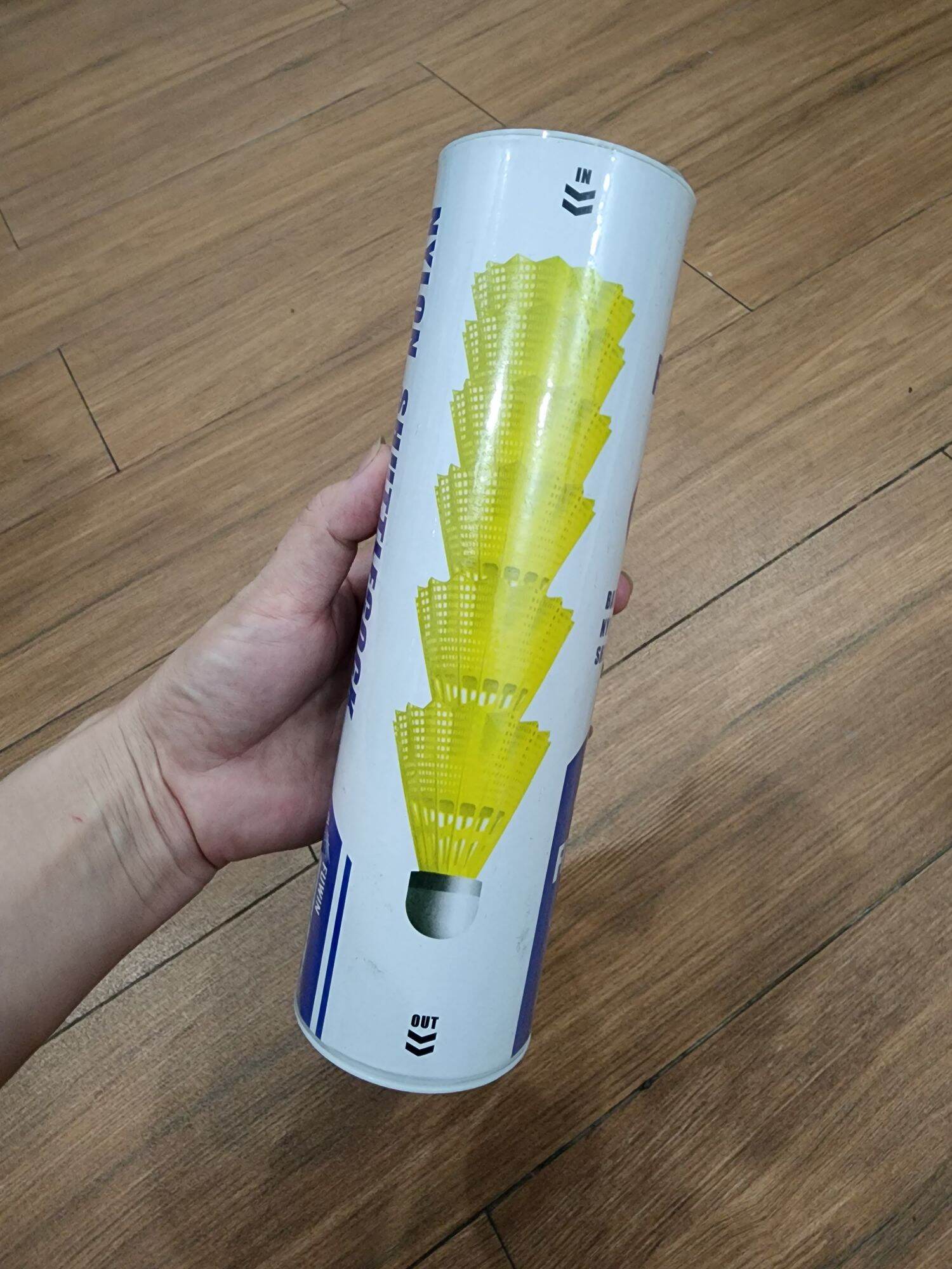 Quả cầu lông nhựa FUWIN F - 600 ( Có bán lẻ 1 quả và 1 hộp 6 quả)