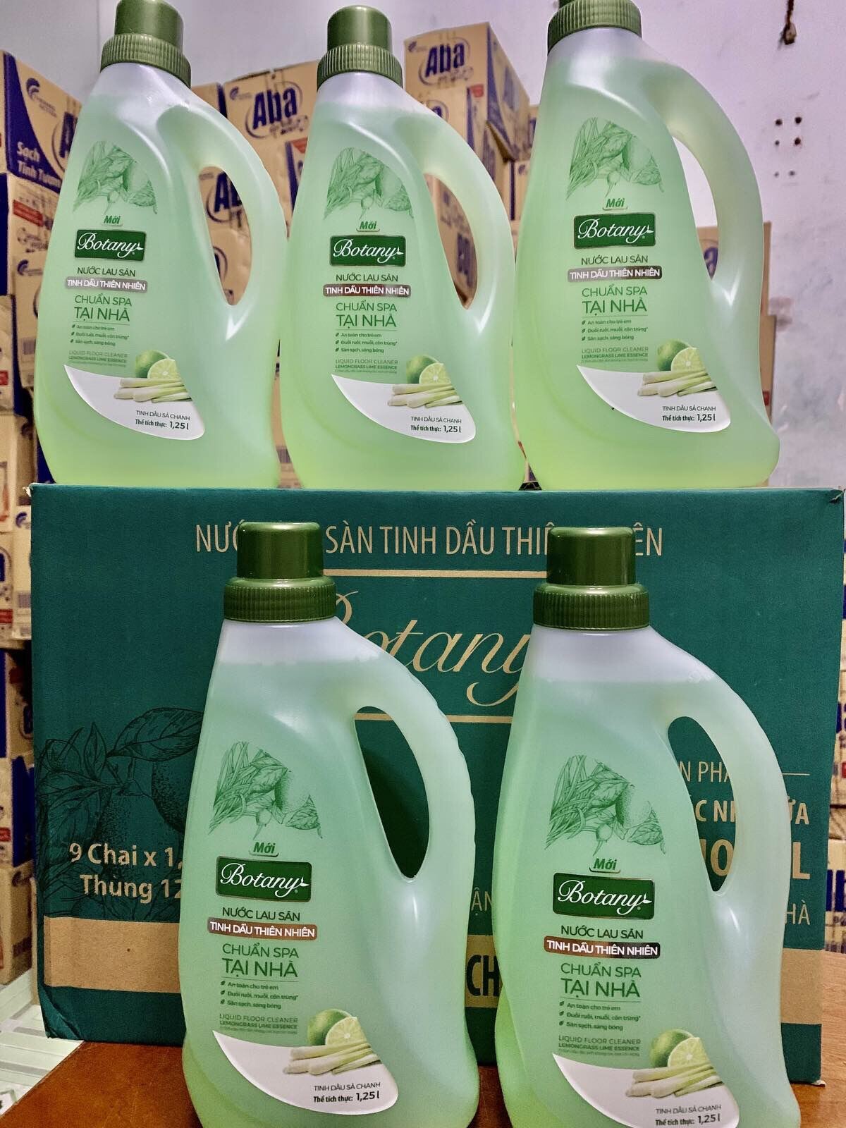 Nước lau sàn tinh dầu sả chanh Botany 1,25 lít