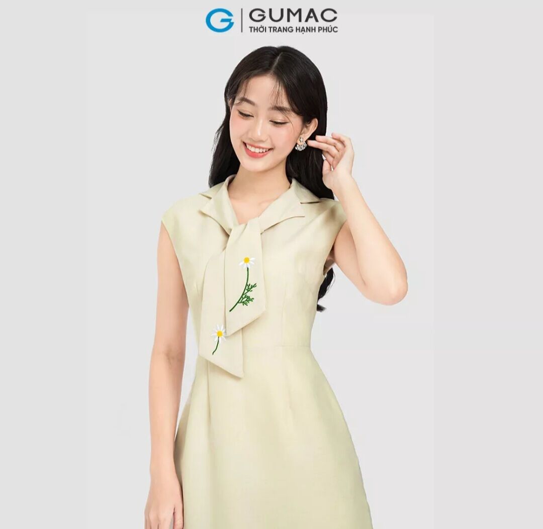 Đầm dáng A, tay dơi thêu hoa - size M