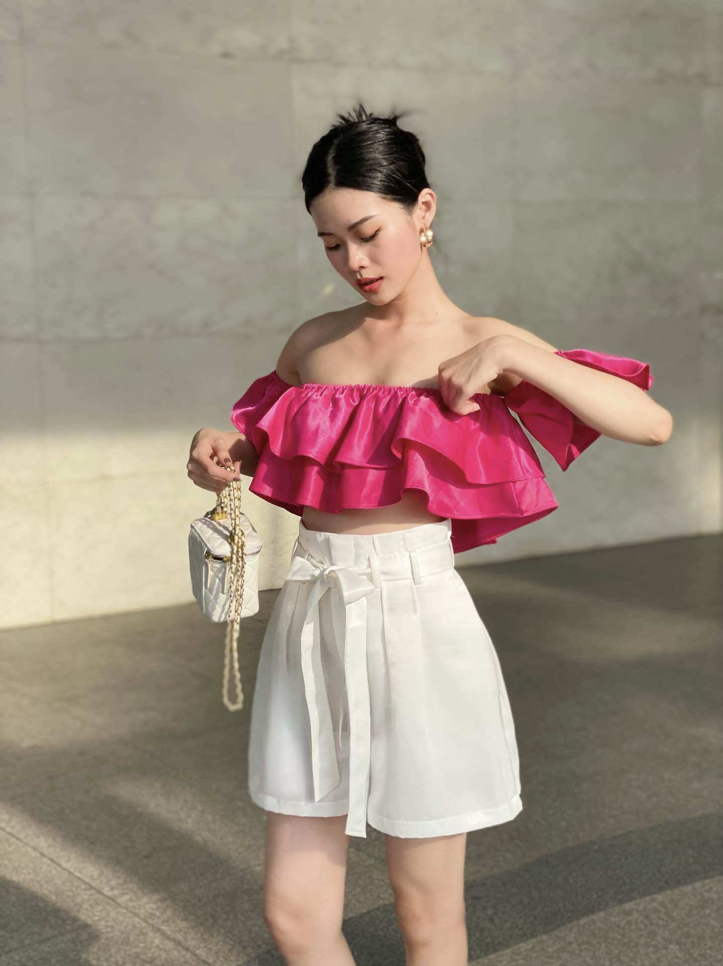 CERA - Quần shorts phối dây cột màu trắng