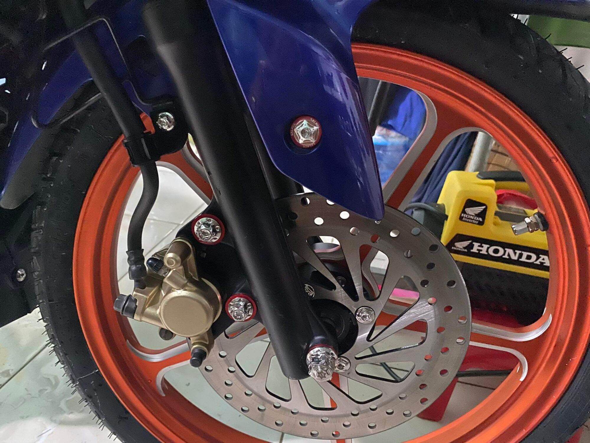 Ốc pas heo trước 3 con yamaha