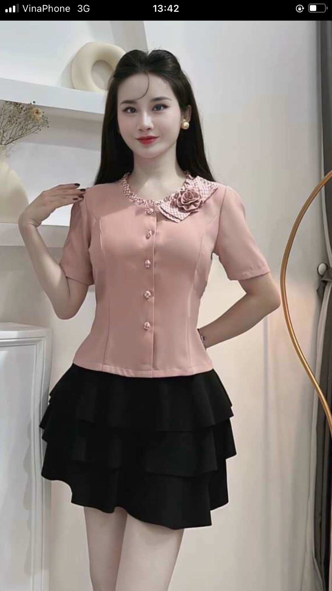Áo cổ tròn nhúng bèo