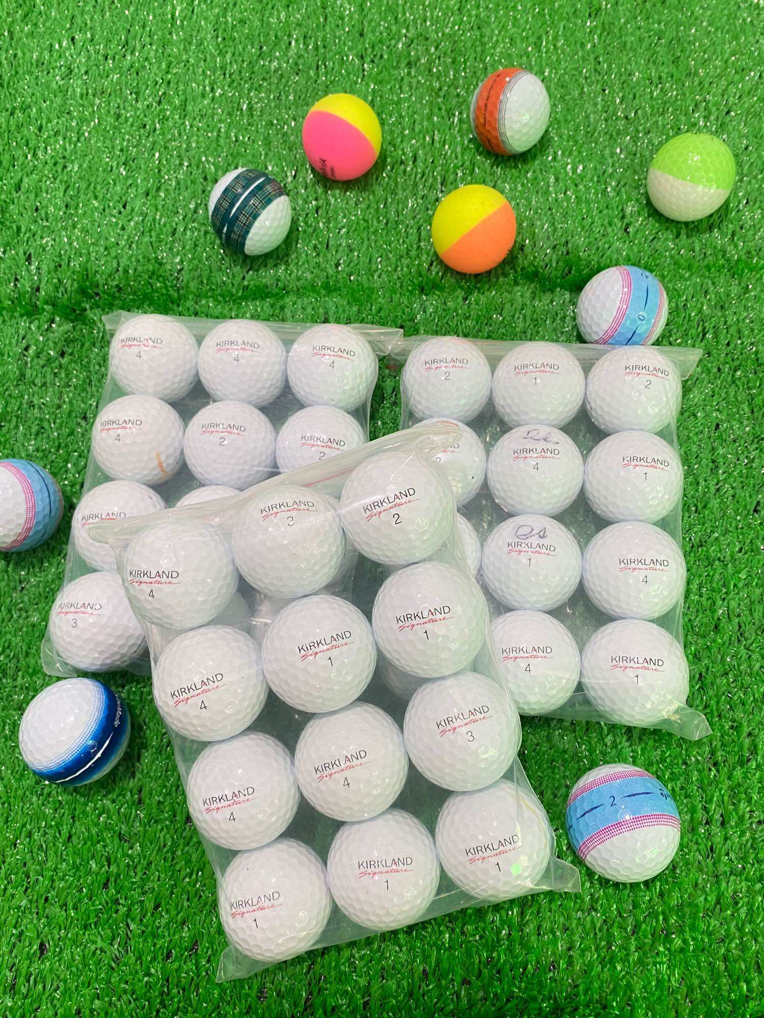 Bóng golf kirkland độ mới 98%