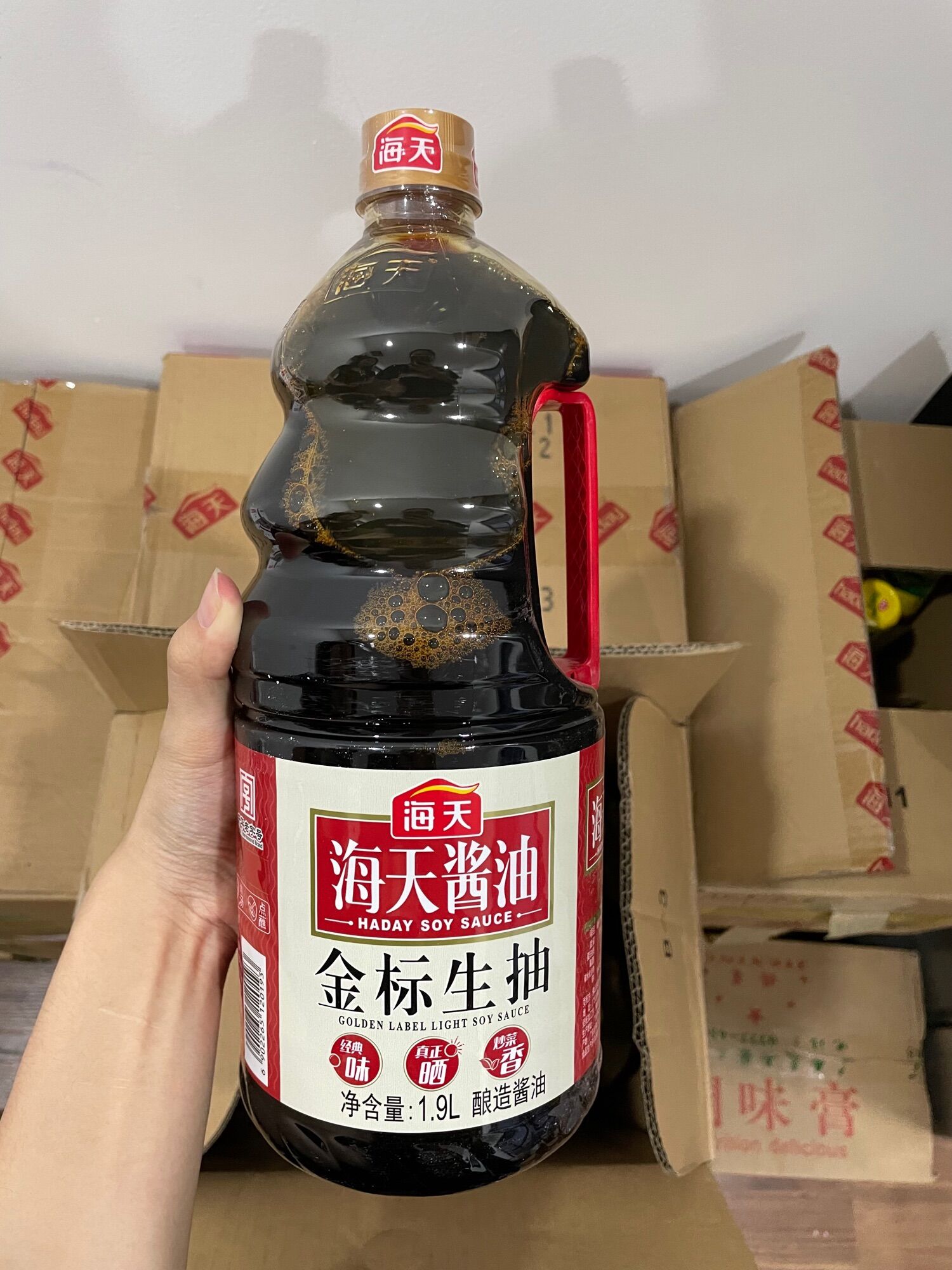 Xì dầu nhãn đỏ Hải thiên 1.9l .