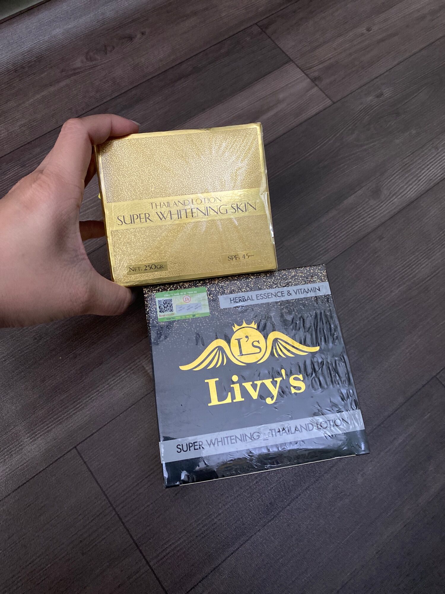 Kem dưỡng trắng da chống nắng toàn thân livy`s thái lan 250g
