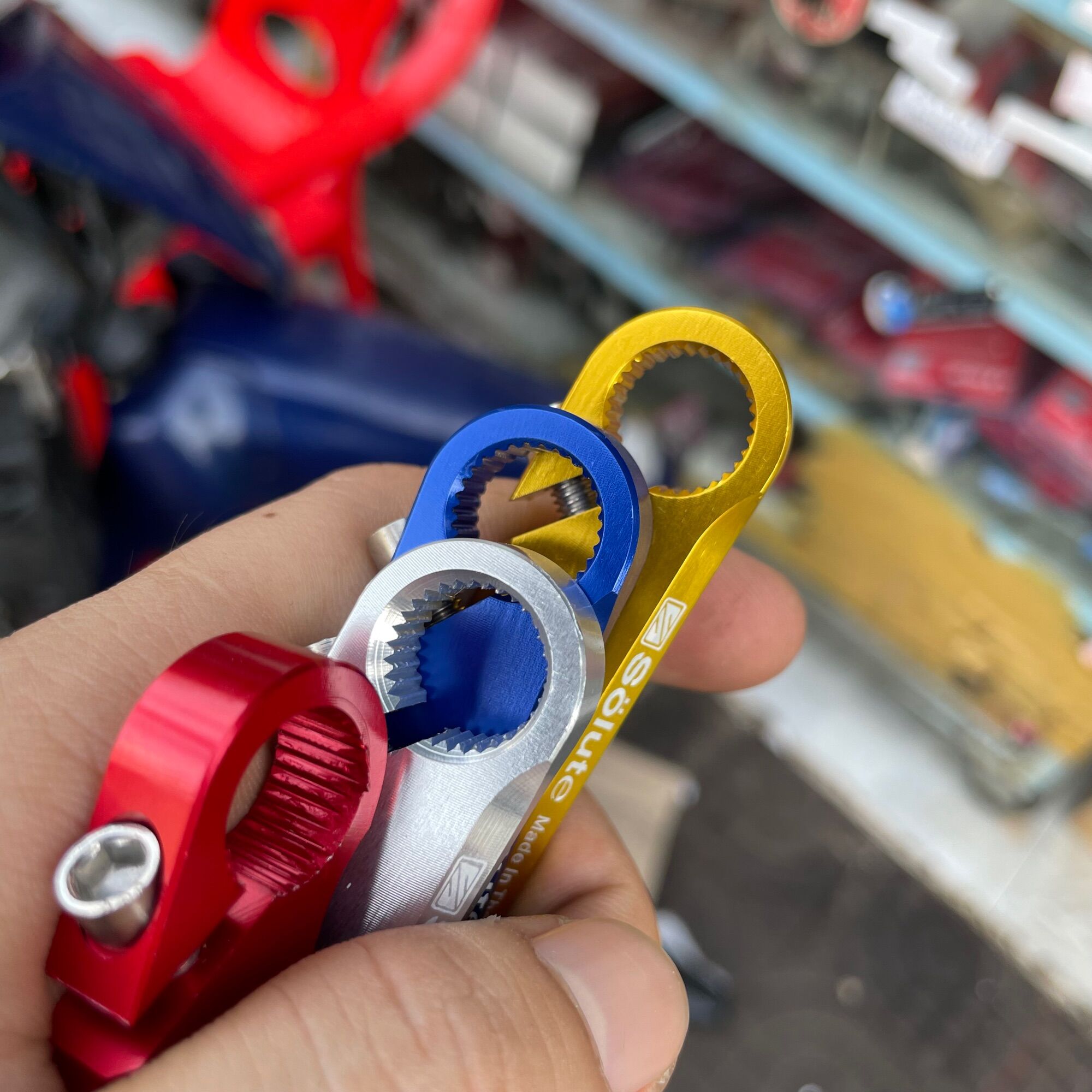 Càng Thắng Nhôm Solute Thailand Sale