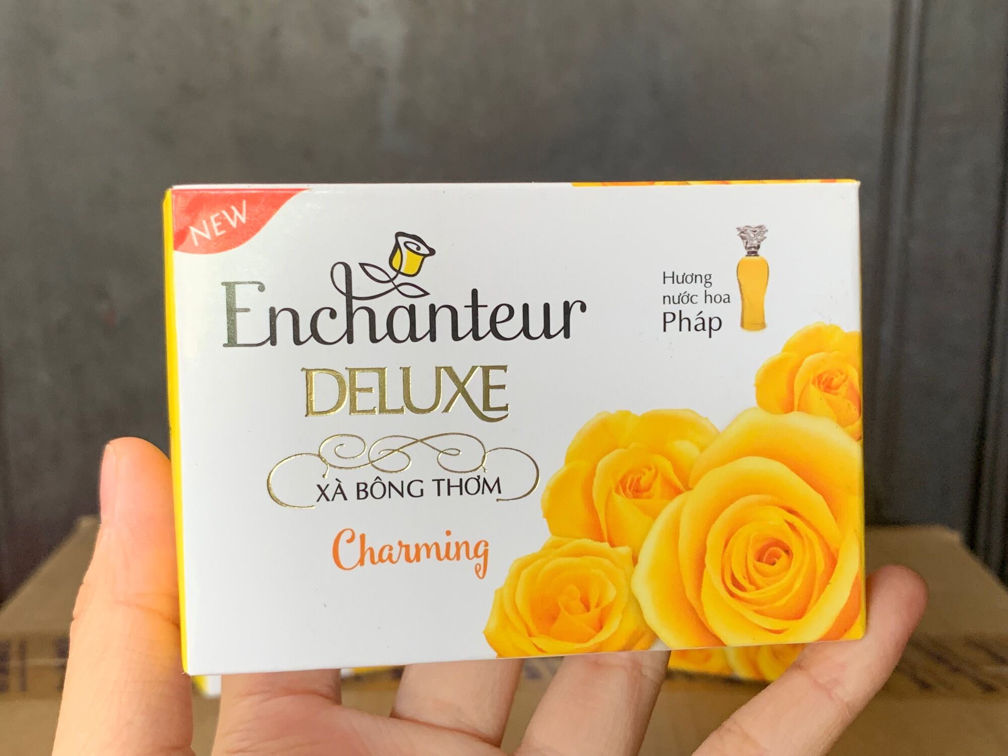 Xà bông thơm Enchanteur Deluxe Charming 90g
