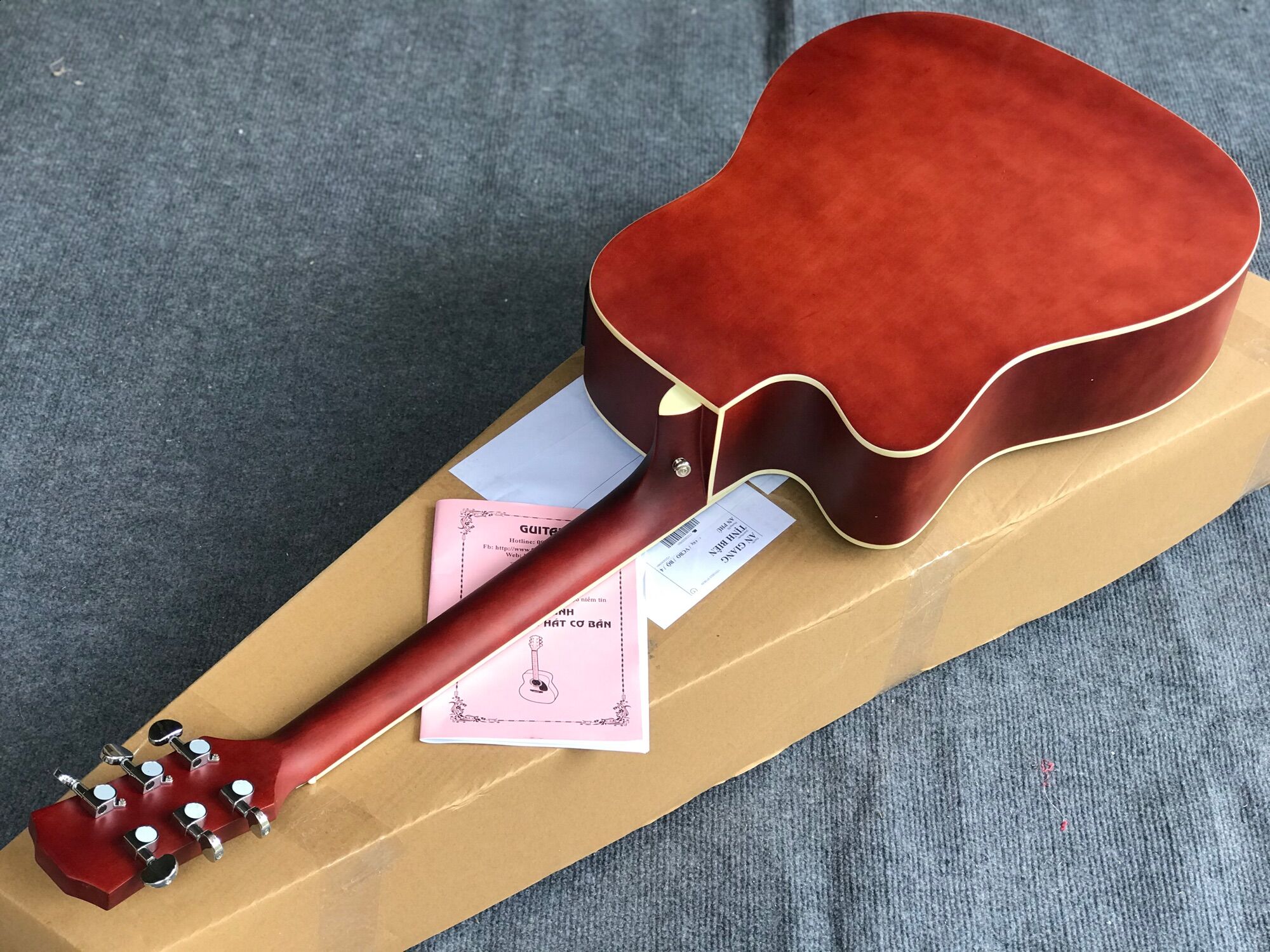 xả kho mẫu Guitar rosen r135 eq