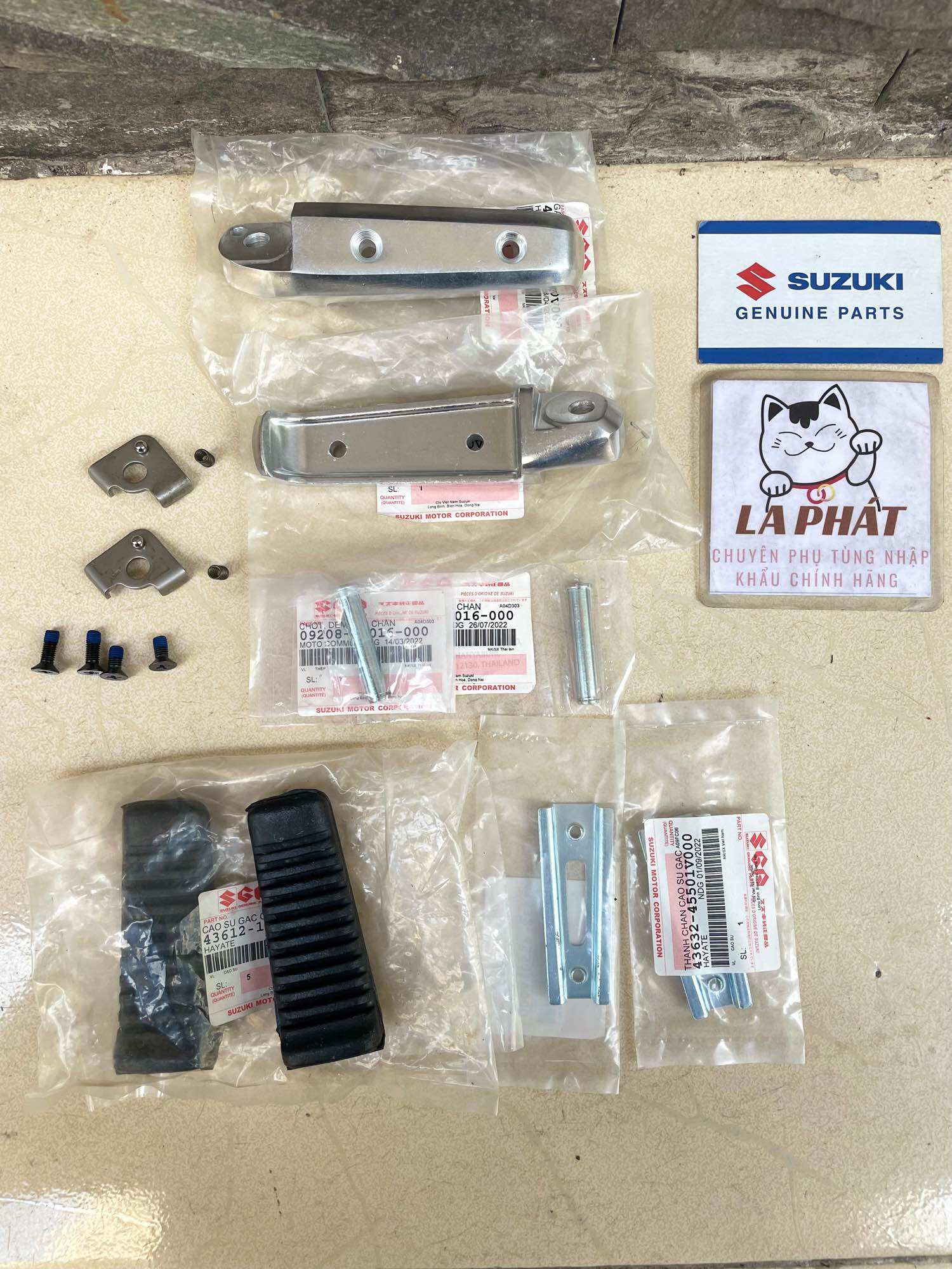 Gác chân xe suzuki hayate chính hãng