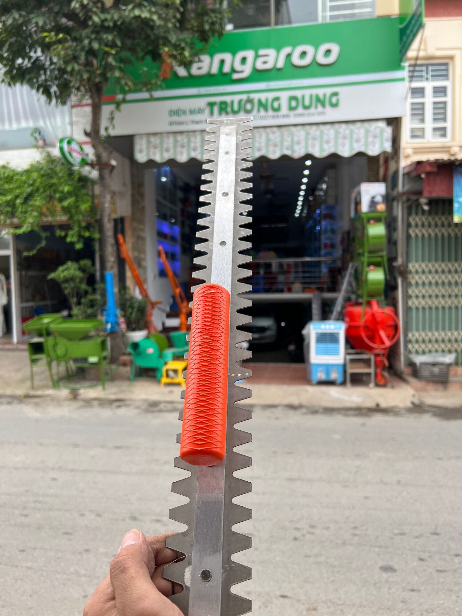 Bàn răng cưa, bay răng cưa ốp lát Đài Loan thân 100% inox dài 60cm