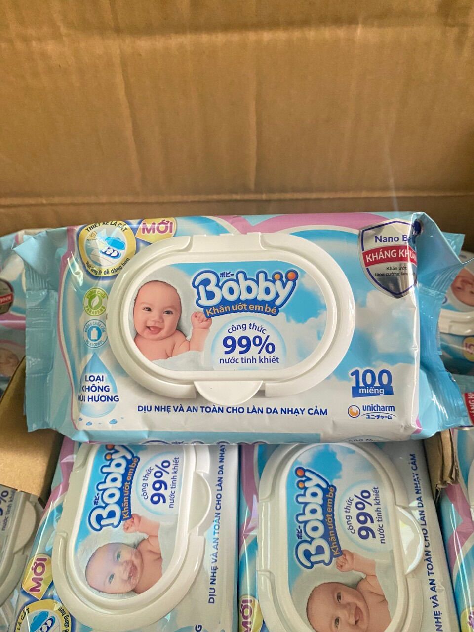 Khăn ướt Bobby không hương 100 tờ