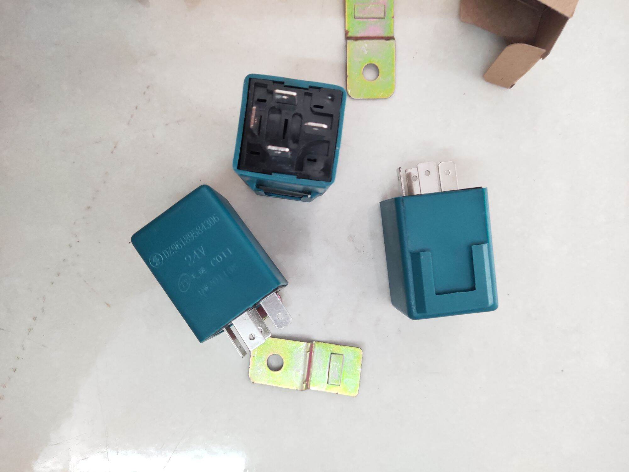 Rơ le tắt máy shacman m3000