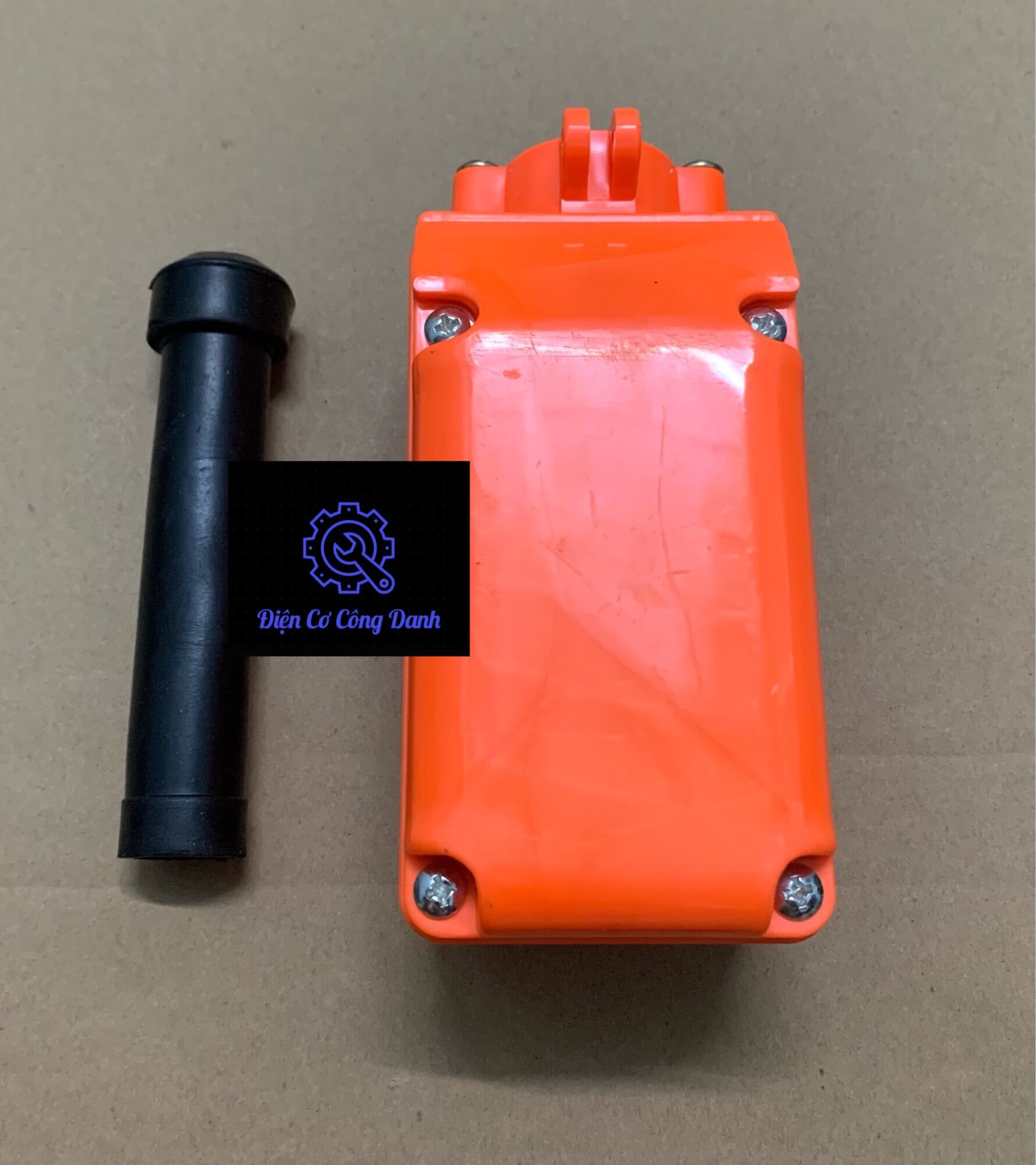 Công tắc vuông (cam) 30A lắp máy tời các loại