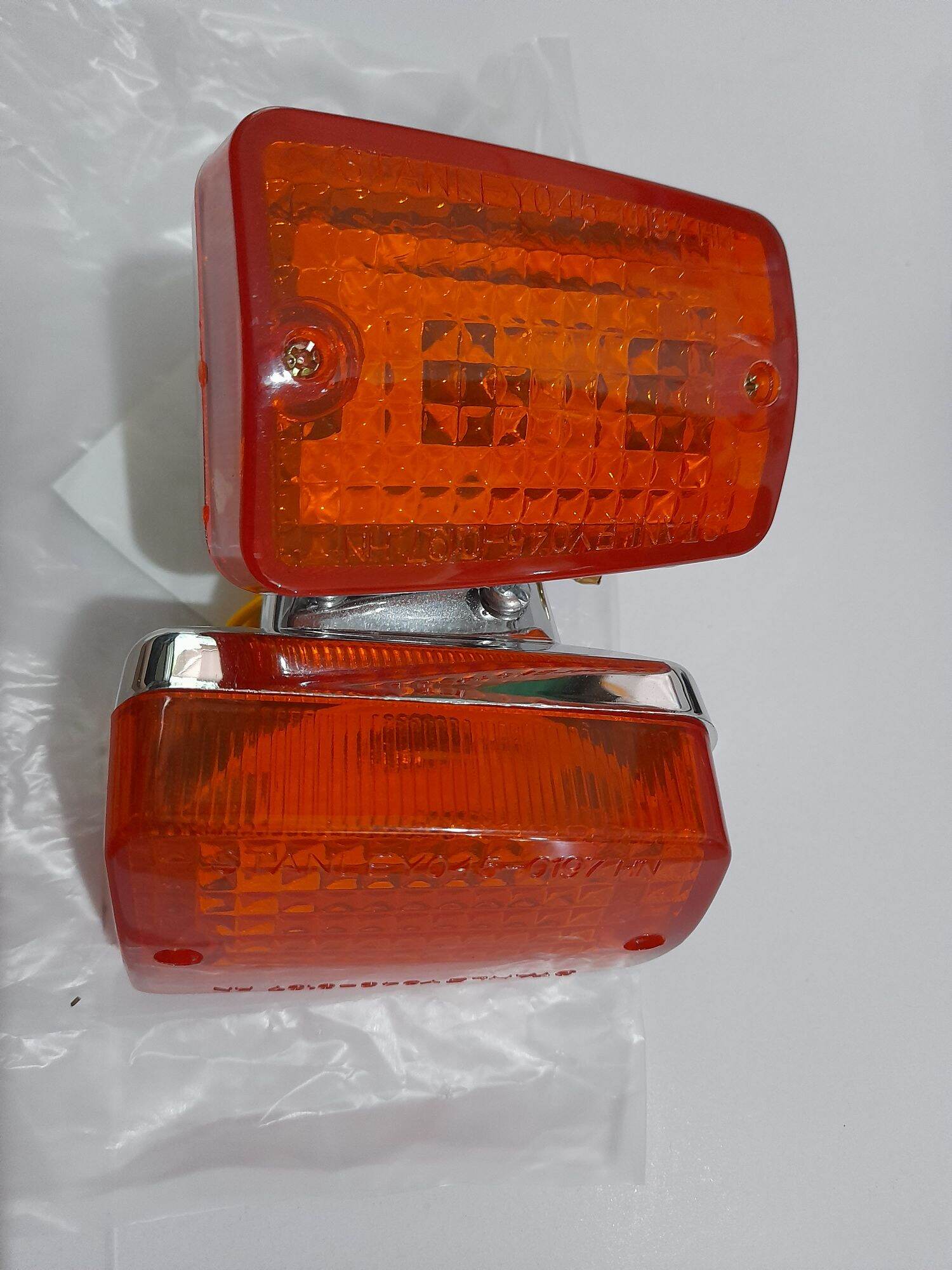 Cặp đèn xi nhan trước xe Cúp 82