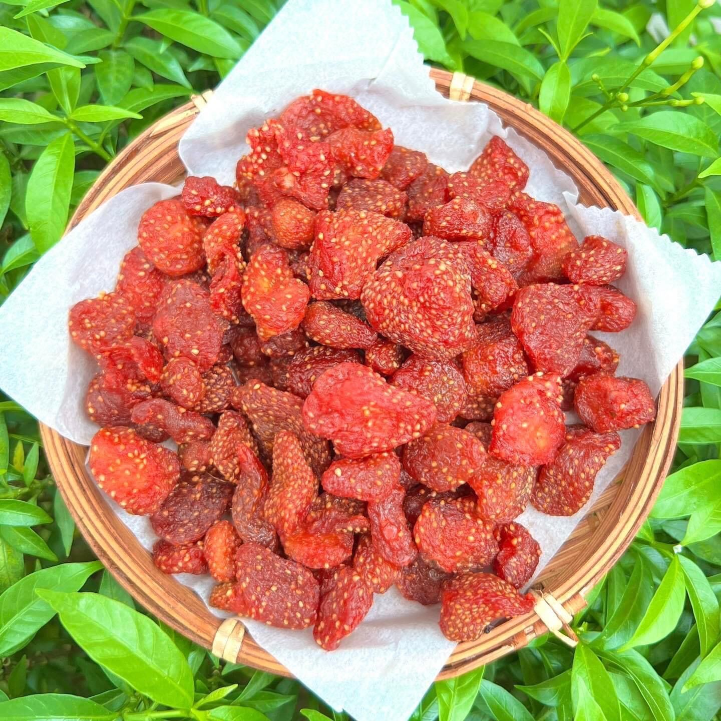 Mứt dâu tây sấy dẻo chua ngọt thơm ngon 250g/ 500/ 1kg- đồ ăn vặt- bánh kẹo