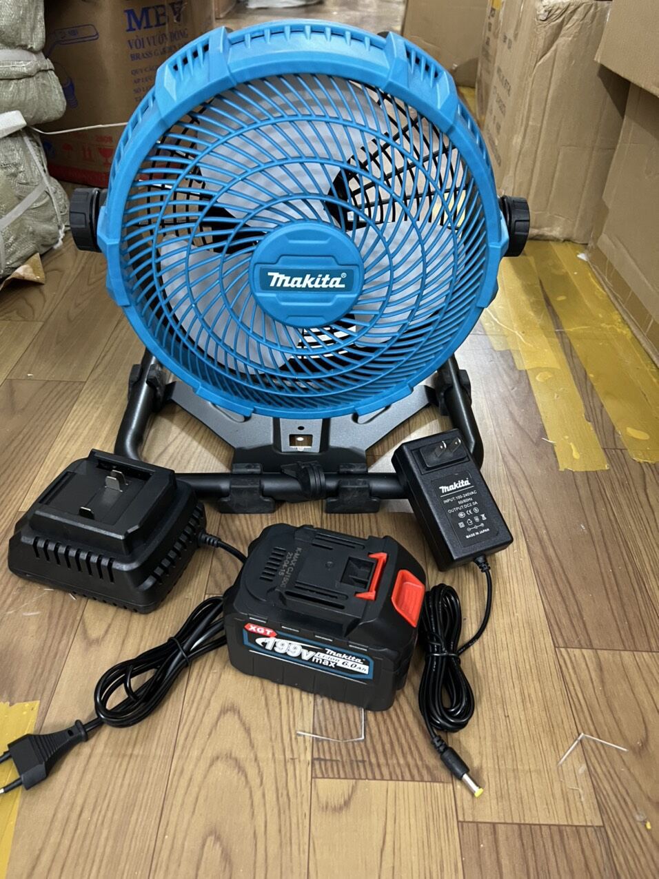 Quạt tích điện Makita nhật bản