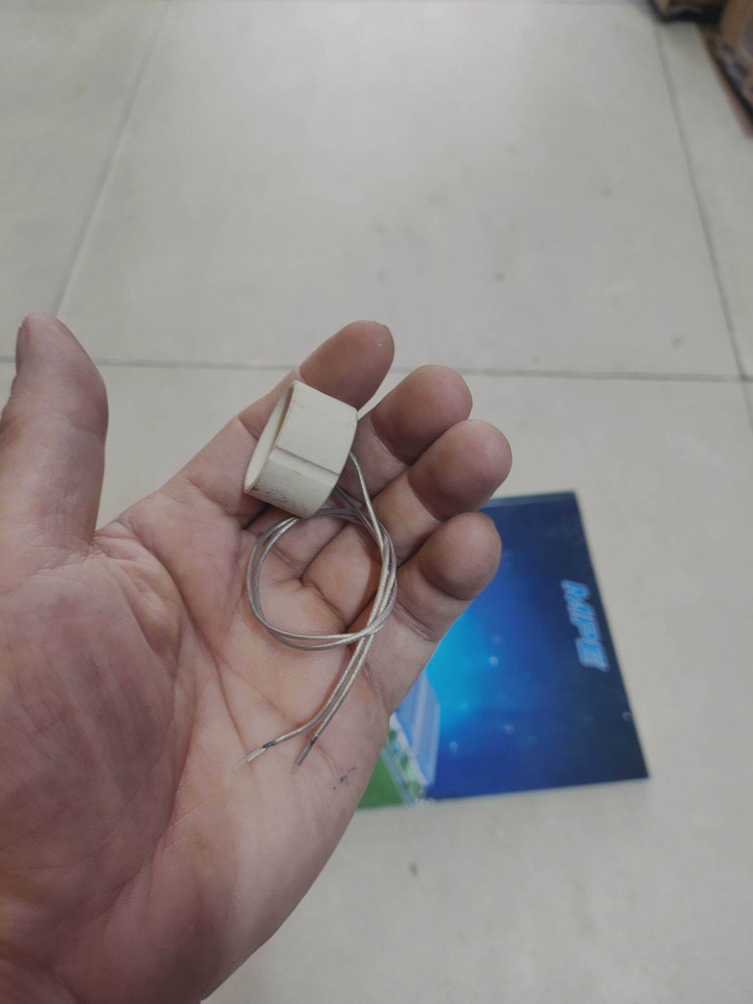Đui đèn GU10 ( đui cài kiểu chân tắc te)