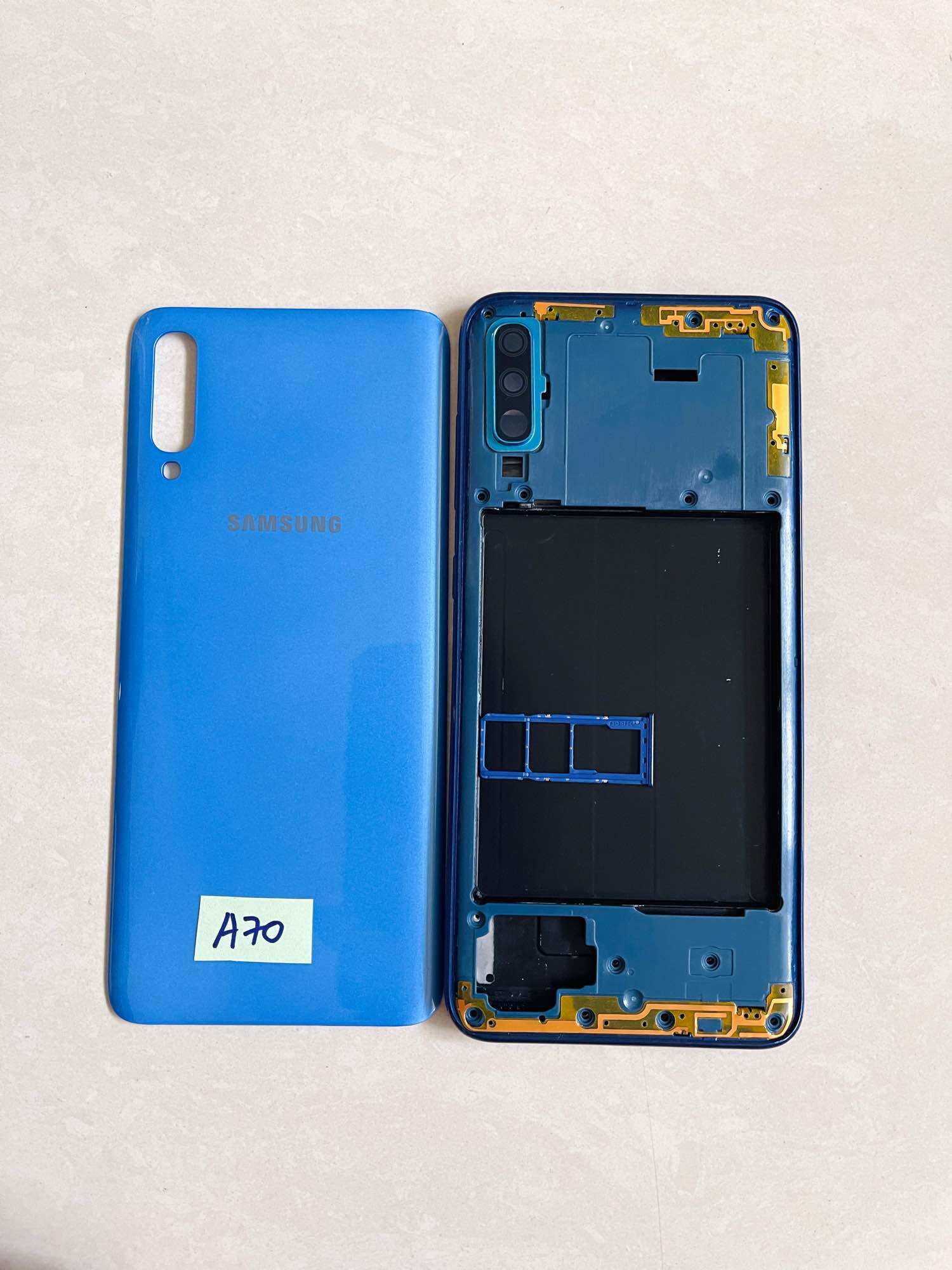 Vỏ bộ Samsung A70 kèm kính camera + khay sim