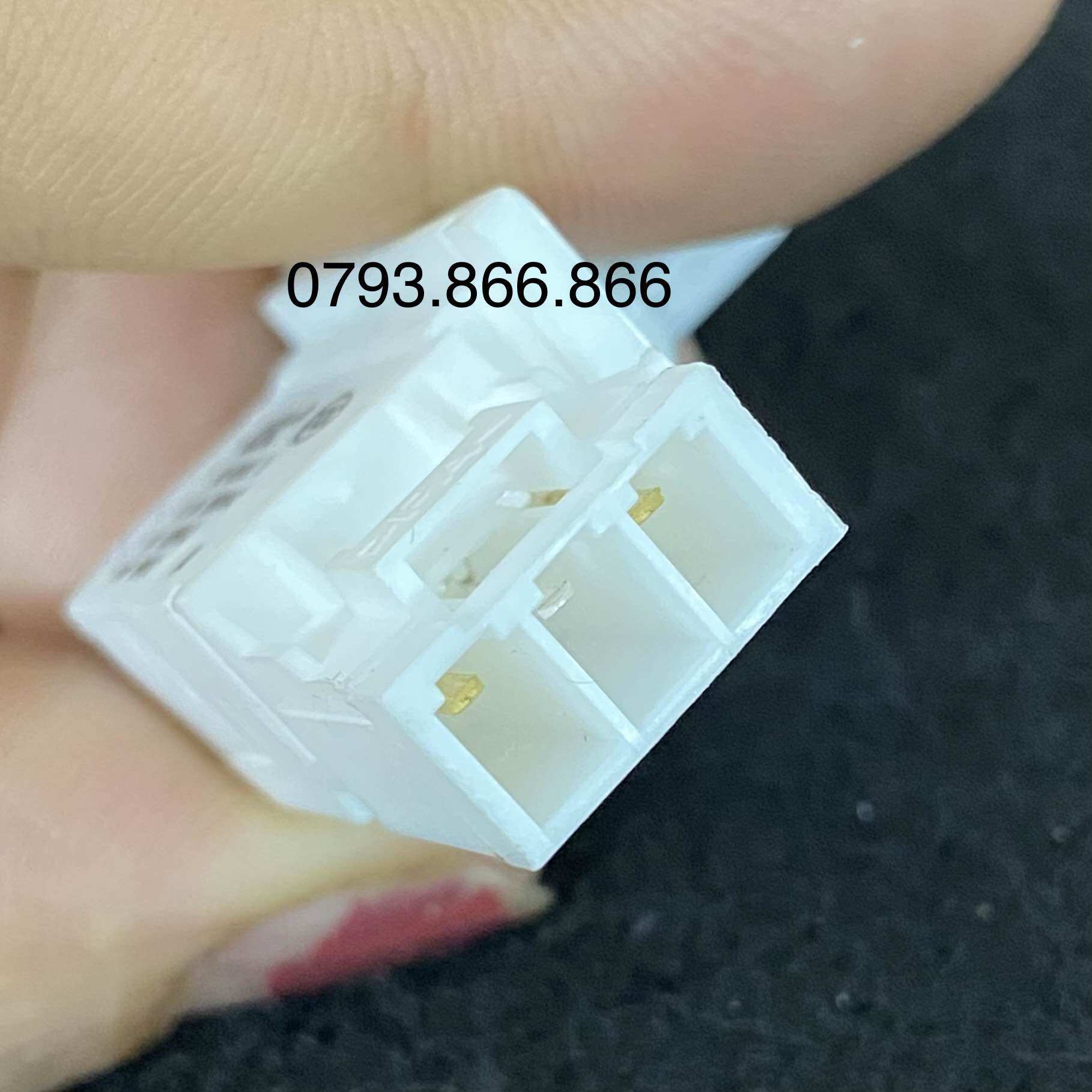 Công tắc cánh cửa tủ lạnh Hitachi