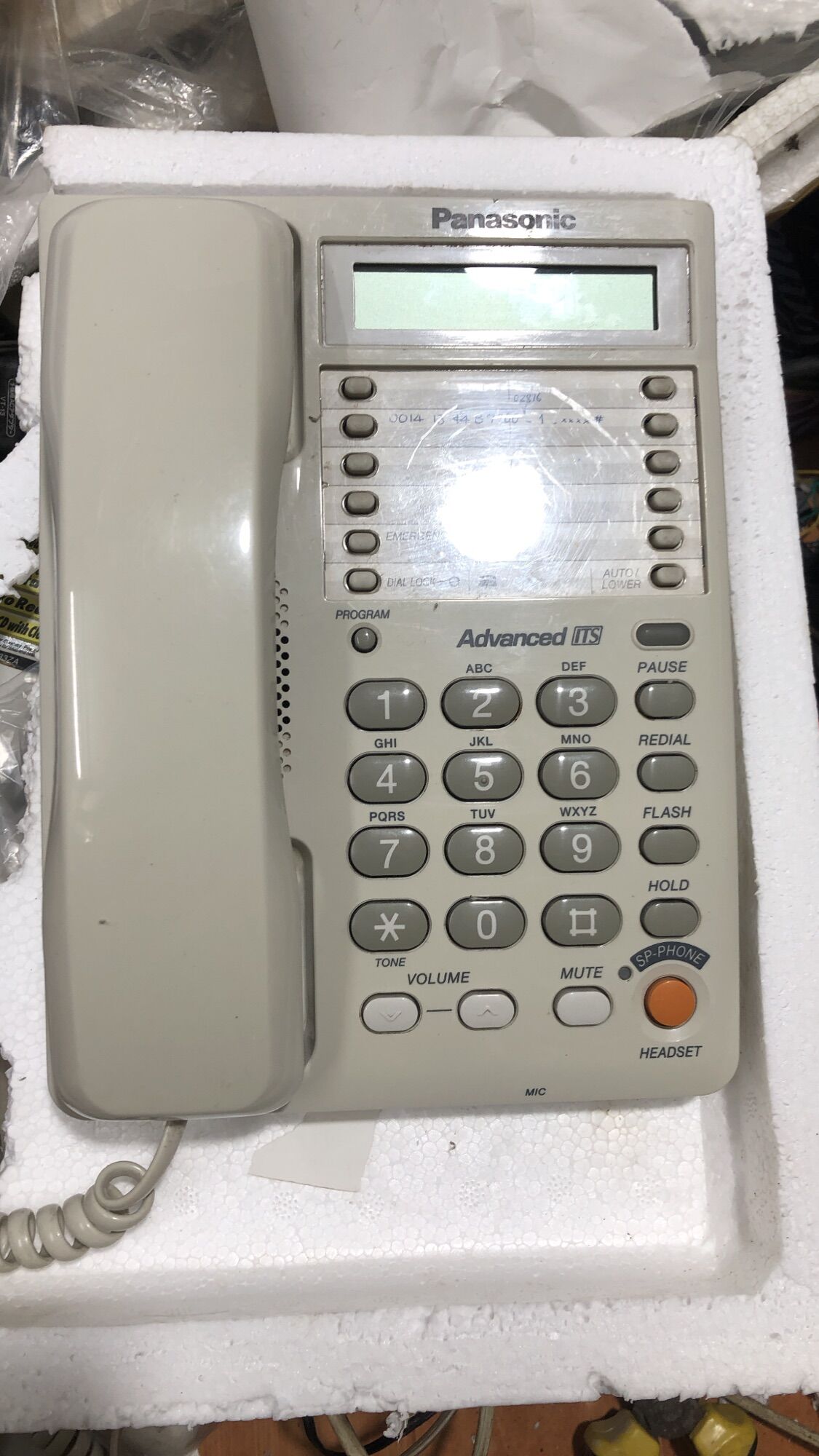 Điện thoại bàn panasonic kx-t2373