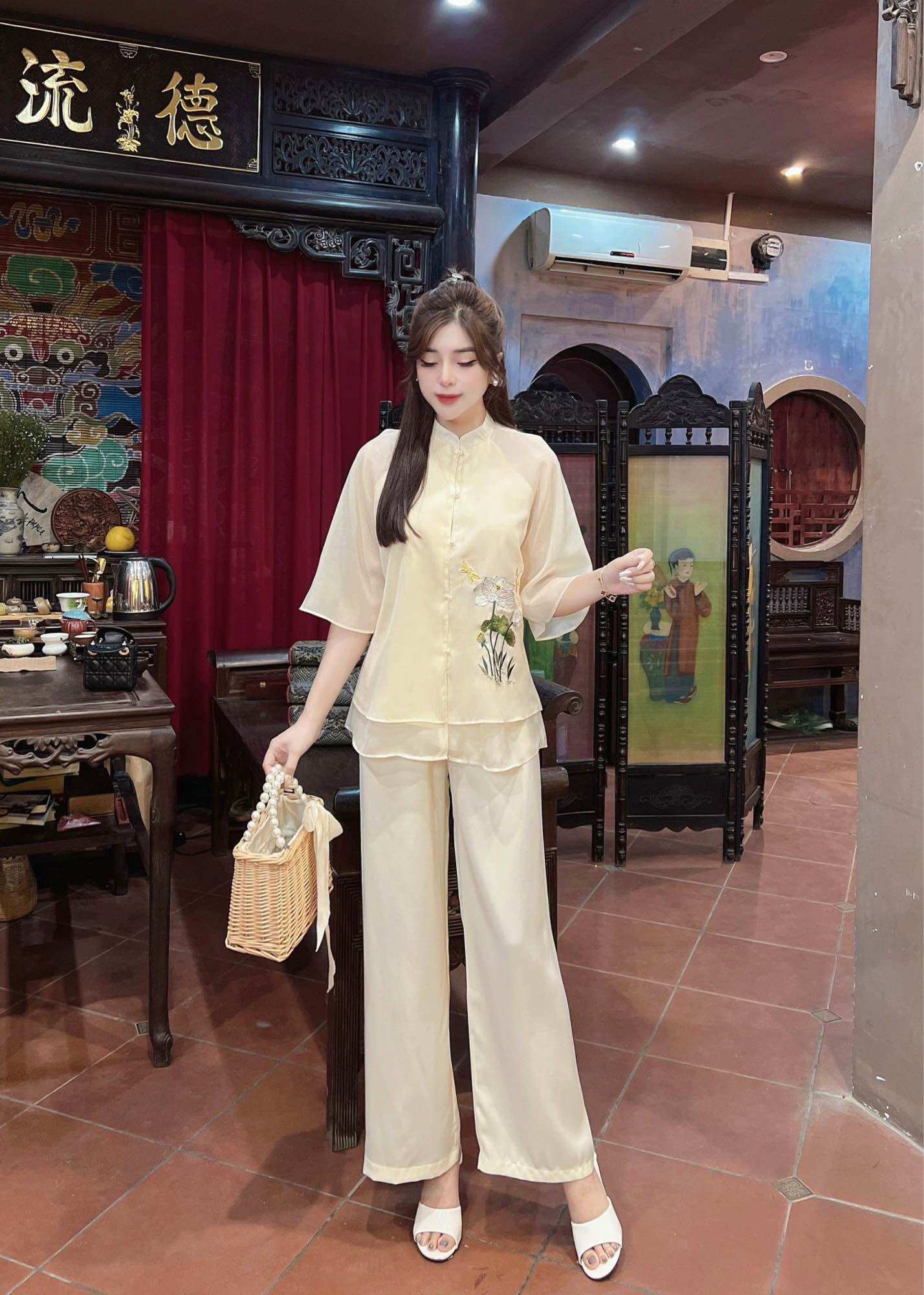 Bộ lụa voan tơ cao cấp thanh liễu thêu nổi