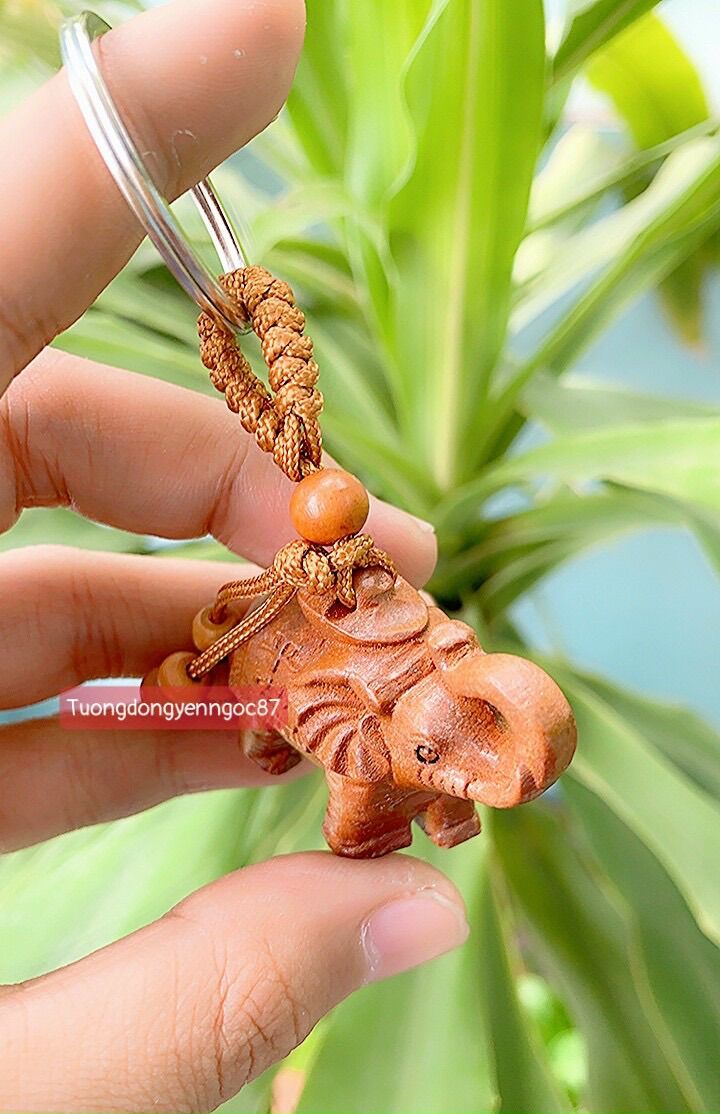 Móc khoá gỗ chú voi may mắn