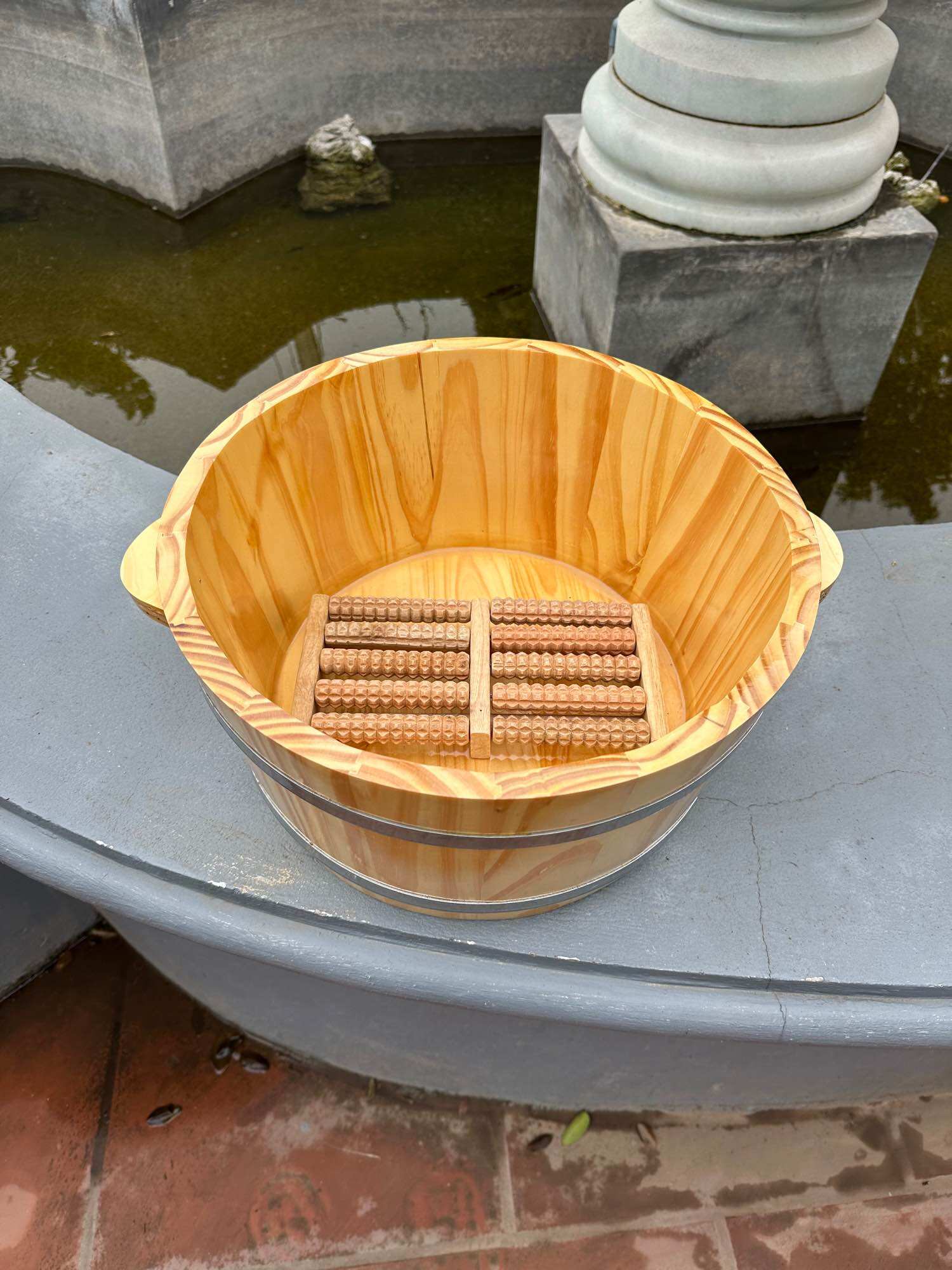 Chậu ngâm chân+bàn massage chân