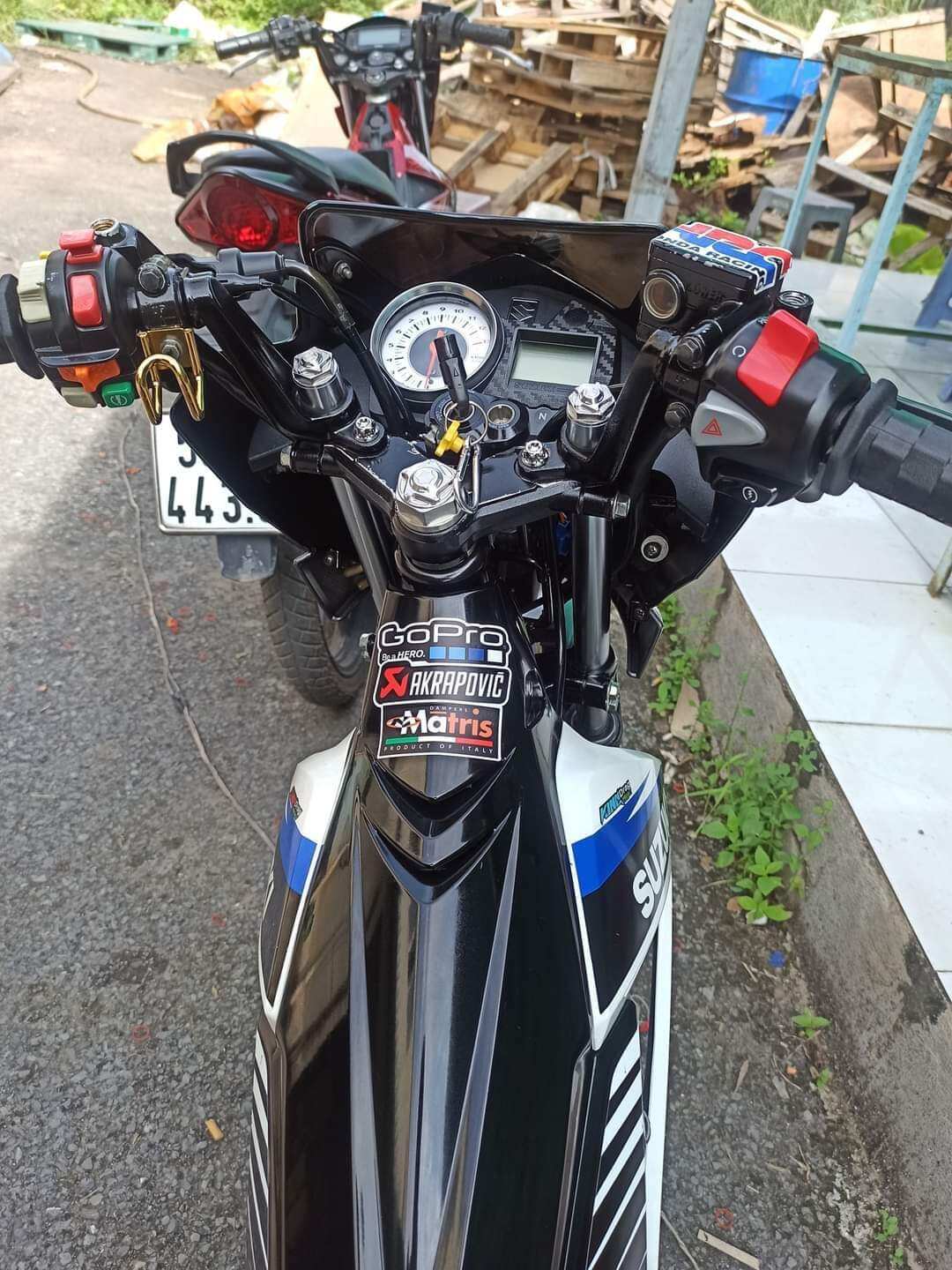Ốc chảng ba raider xc