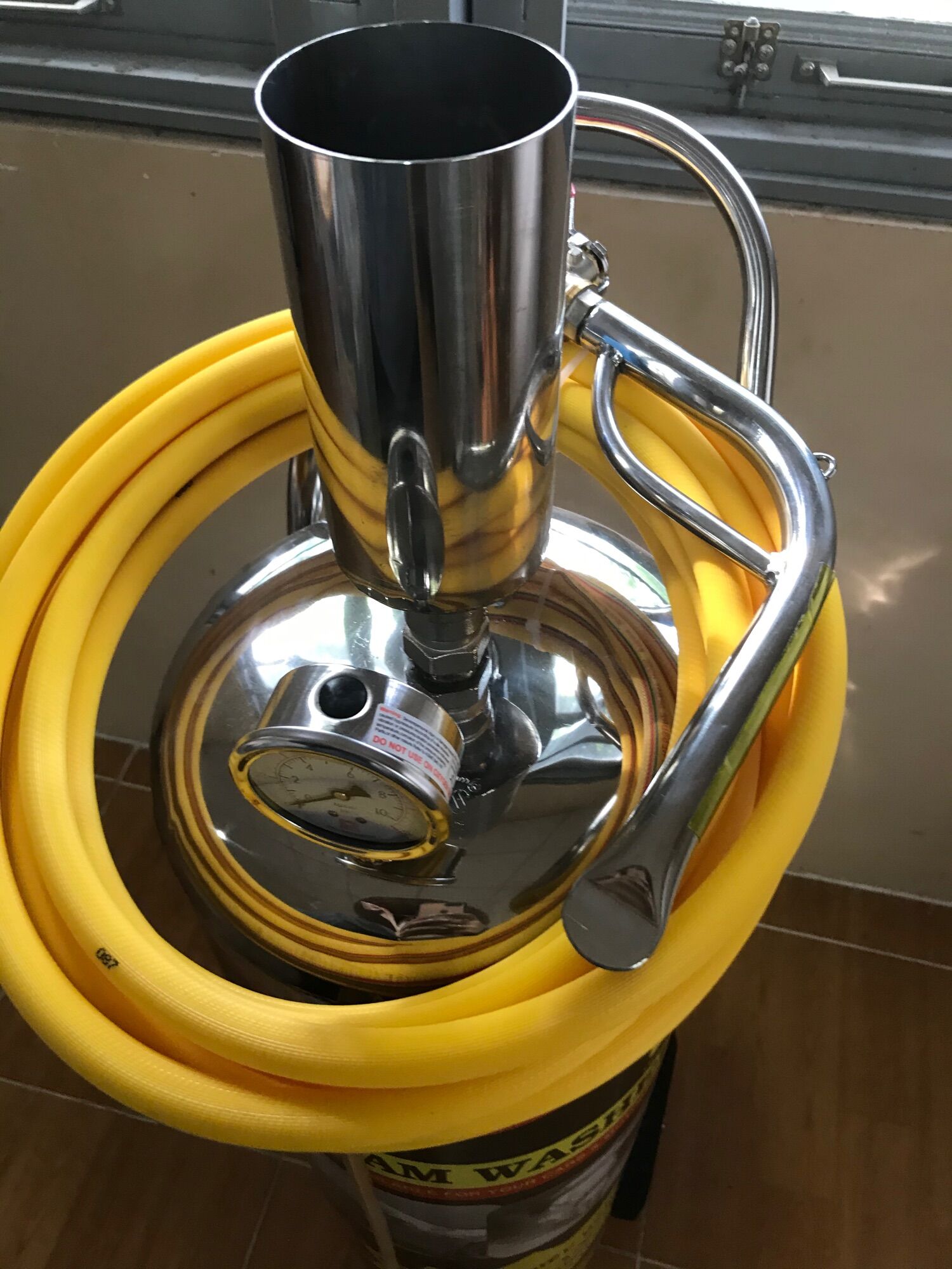 MÁY RỬA XE BỌT TUYẾT PALLAS 40 lít ( Tặng kèm 1 can bọt tuyết 6lit )