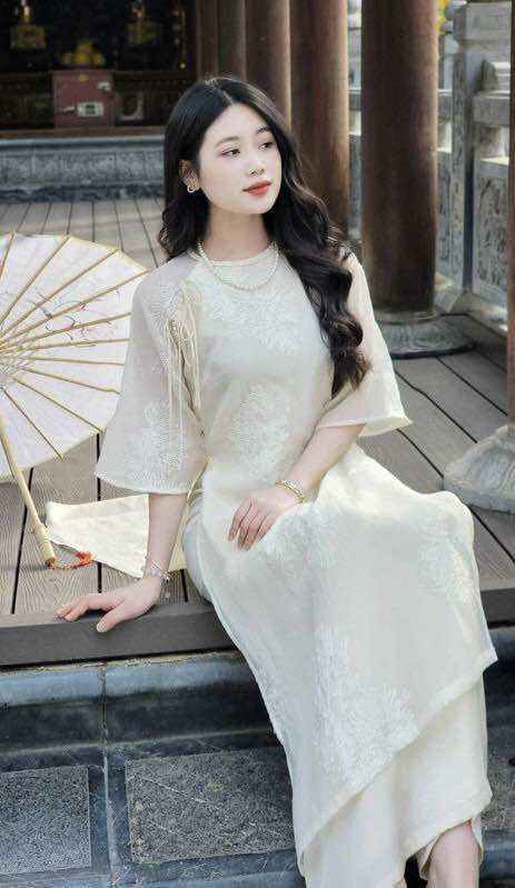 Áo Dài Dáng Suông Cách Tân Thi Thư Cổ Tròn