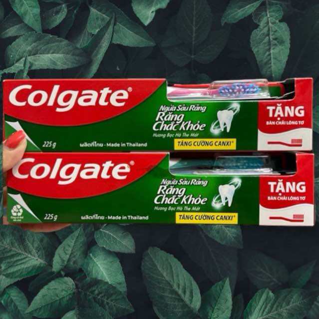 Kem đánh răng Colgate ngừa sâu răng 225g Tặng bàn chải lông tơ