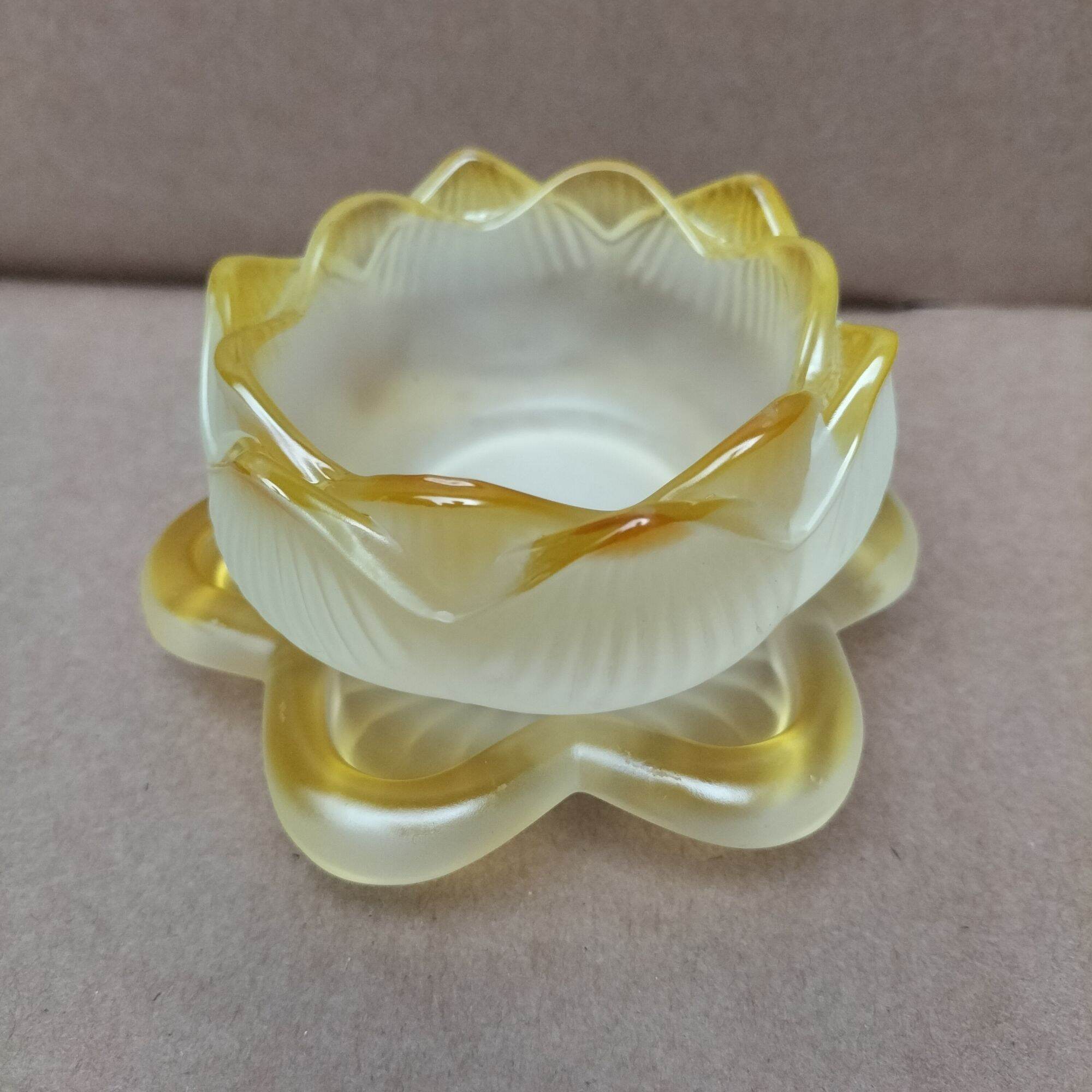 đế đèn cầy sáp nến đá lưu ly thờ cúng