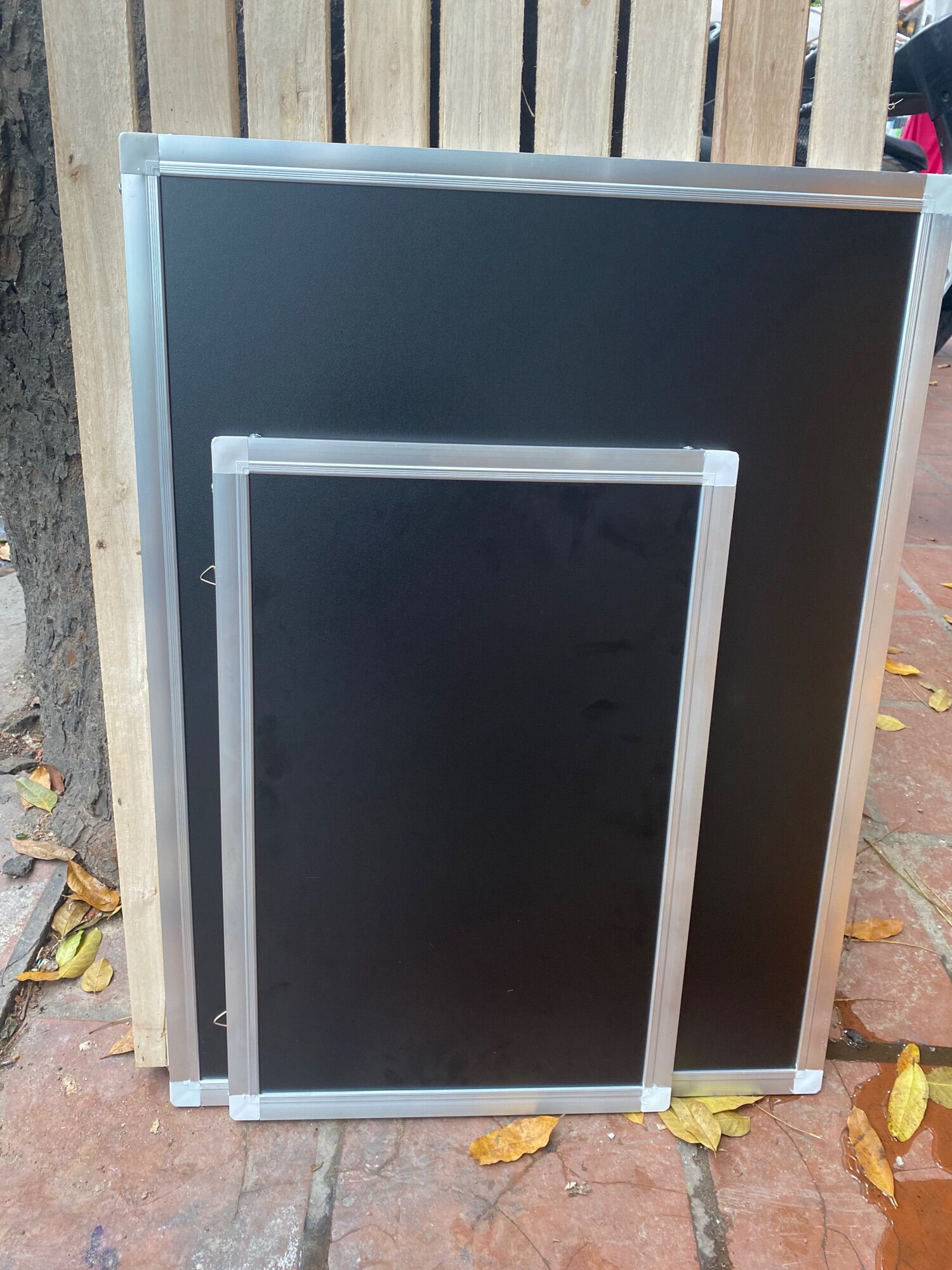 Bảng đen viết phấn 40 x 60