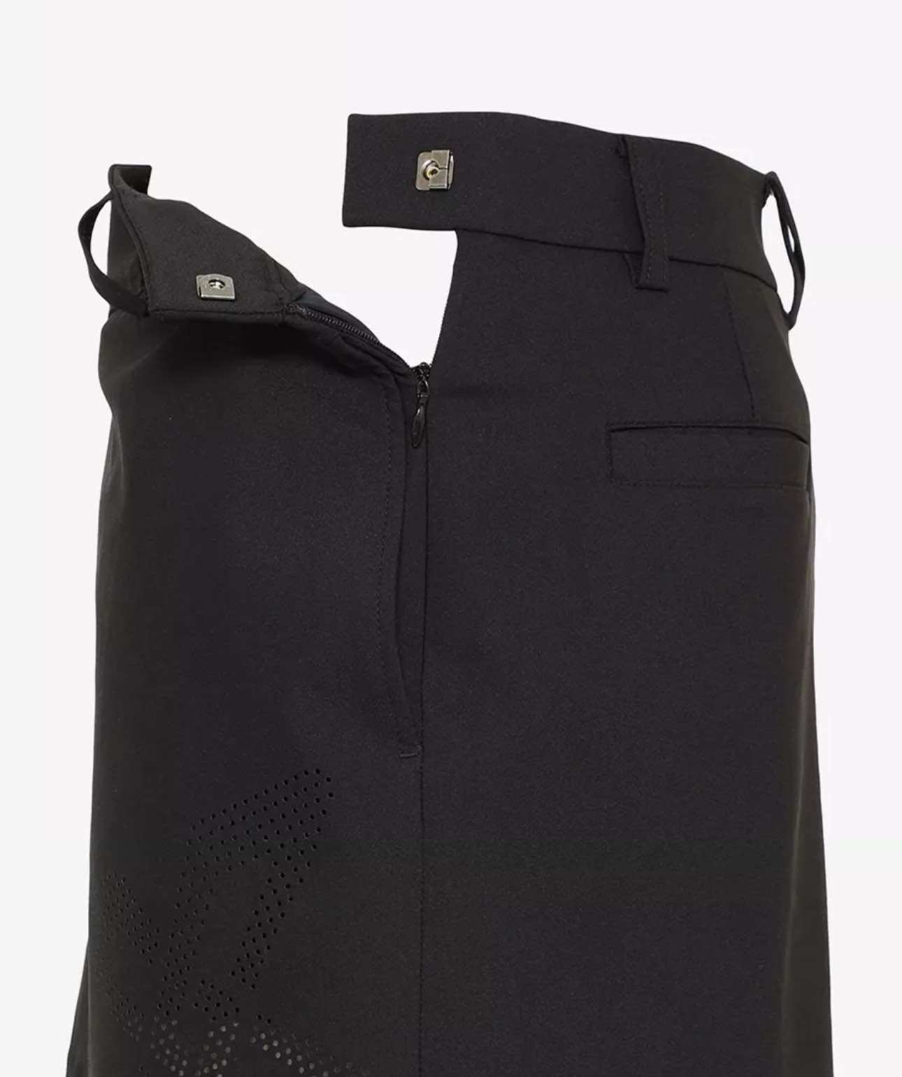 Chân váy golf Culottes xếp ly một phần màu đen size 70
