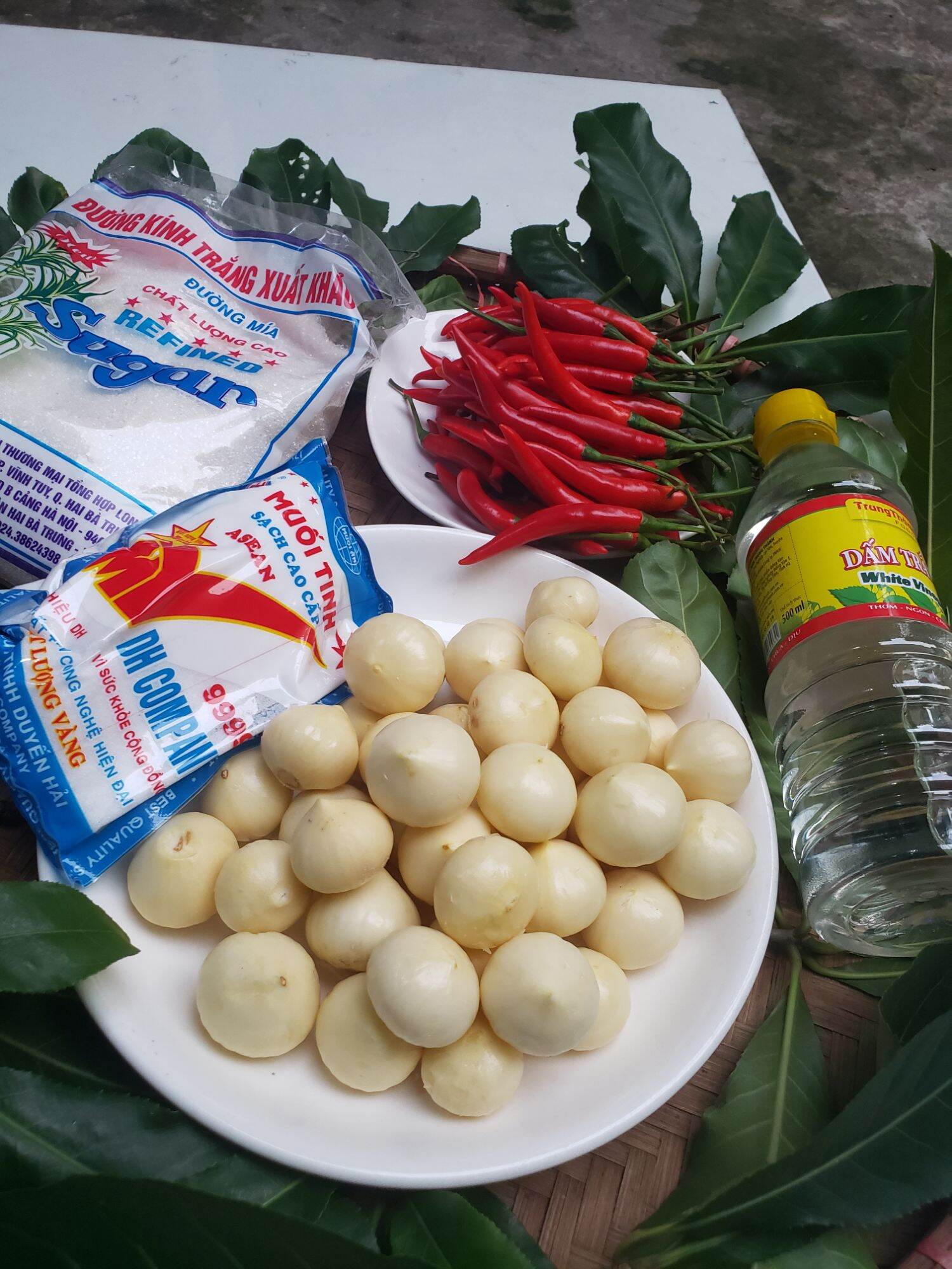 Tỏi cô đơn ngâm giấm tỏi ớt 1 lít