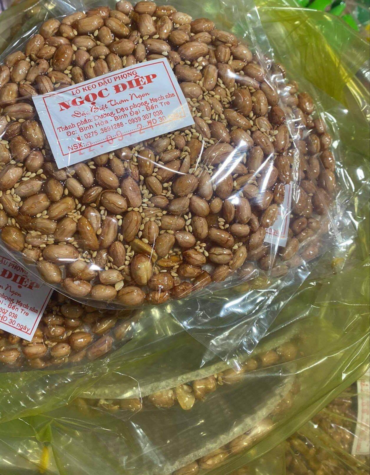 Kẹo đậu phộng nhiều đậu và mè 250g/ miếng