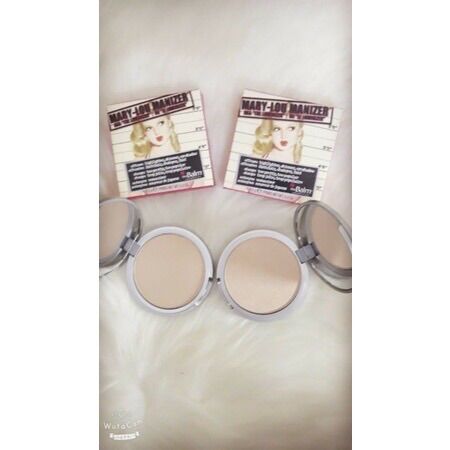 Phấn bắt sáng The Balm