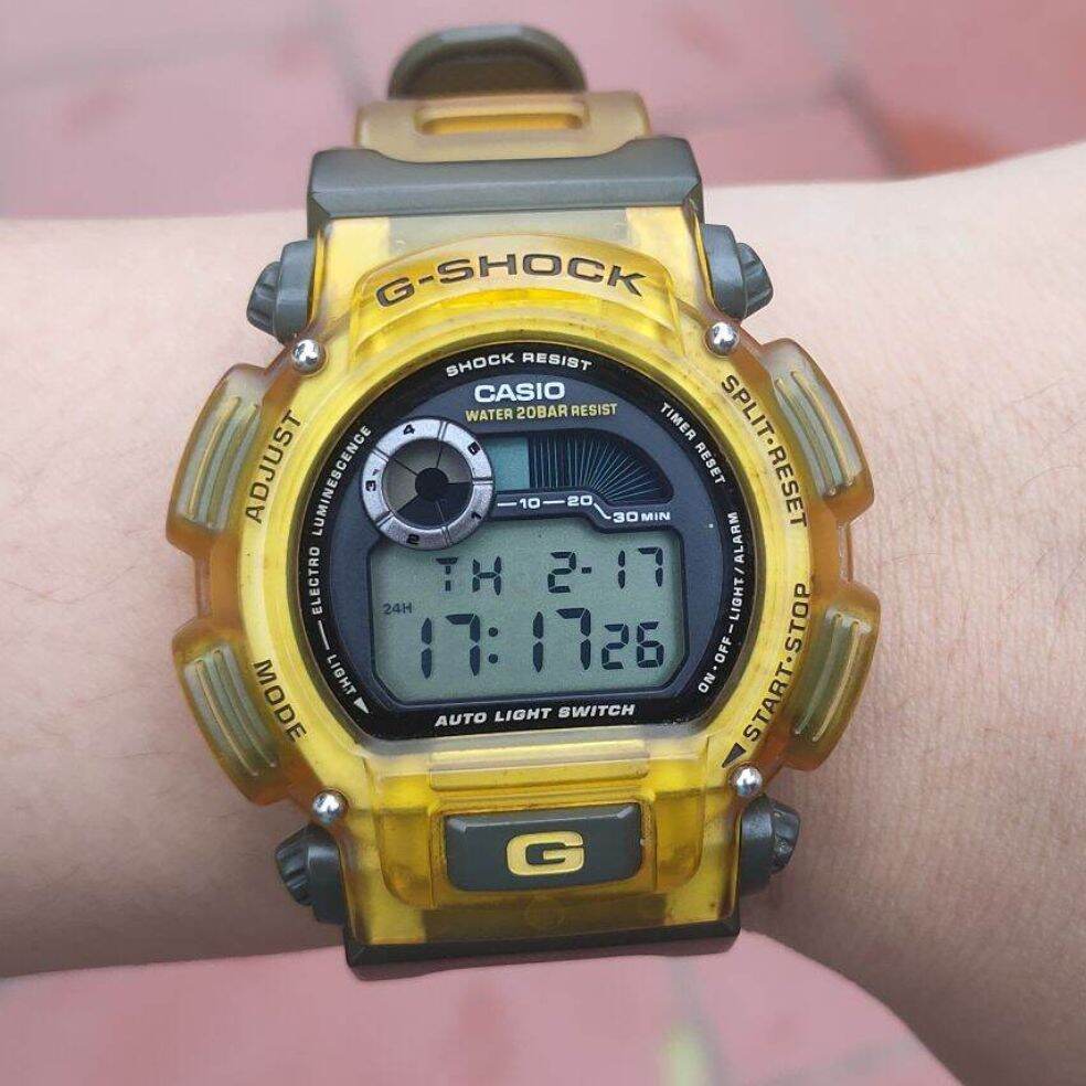 Gshock DW-9000 , độ mới cao, size 47mm, full hộp, hình thức đẹp 98%, cam kết hàng chính hãng casio