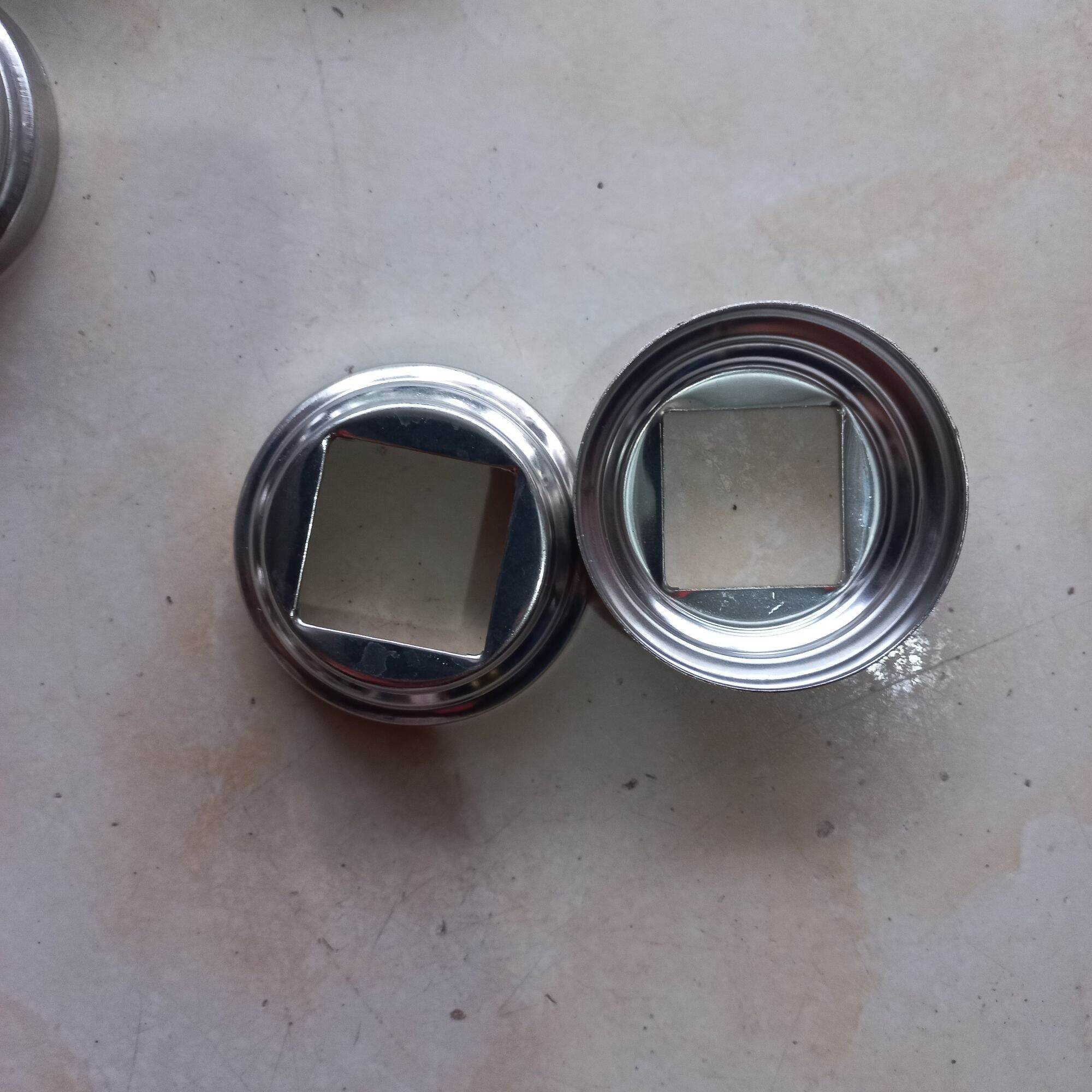 Chụp chân trụ cầu thang,lan cần inox vuông nhiều kích cỡ