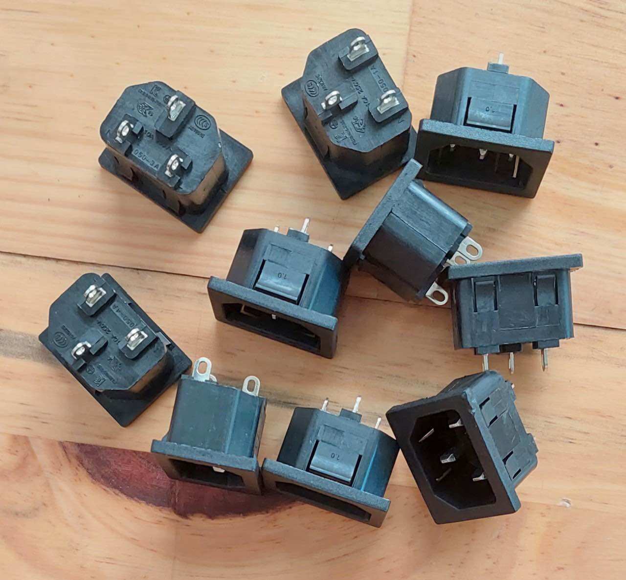 Jack nguồn AC 3 chân. 10A-250V. (Ổ cắm nguồn AC 3 chân)