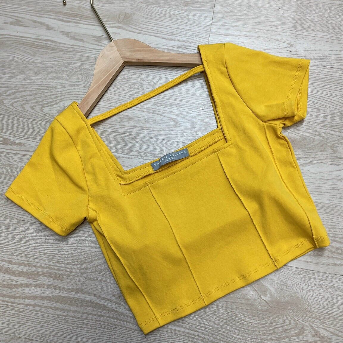 Hcm áo kiểu cổ vuông