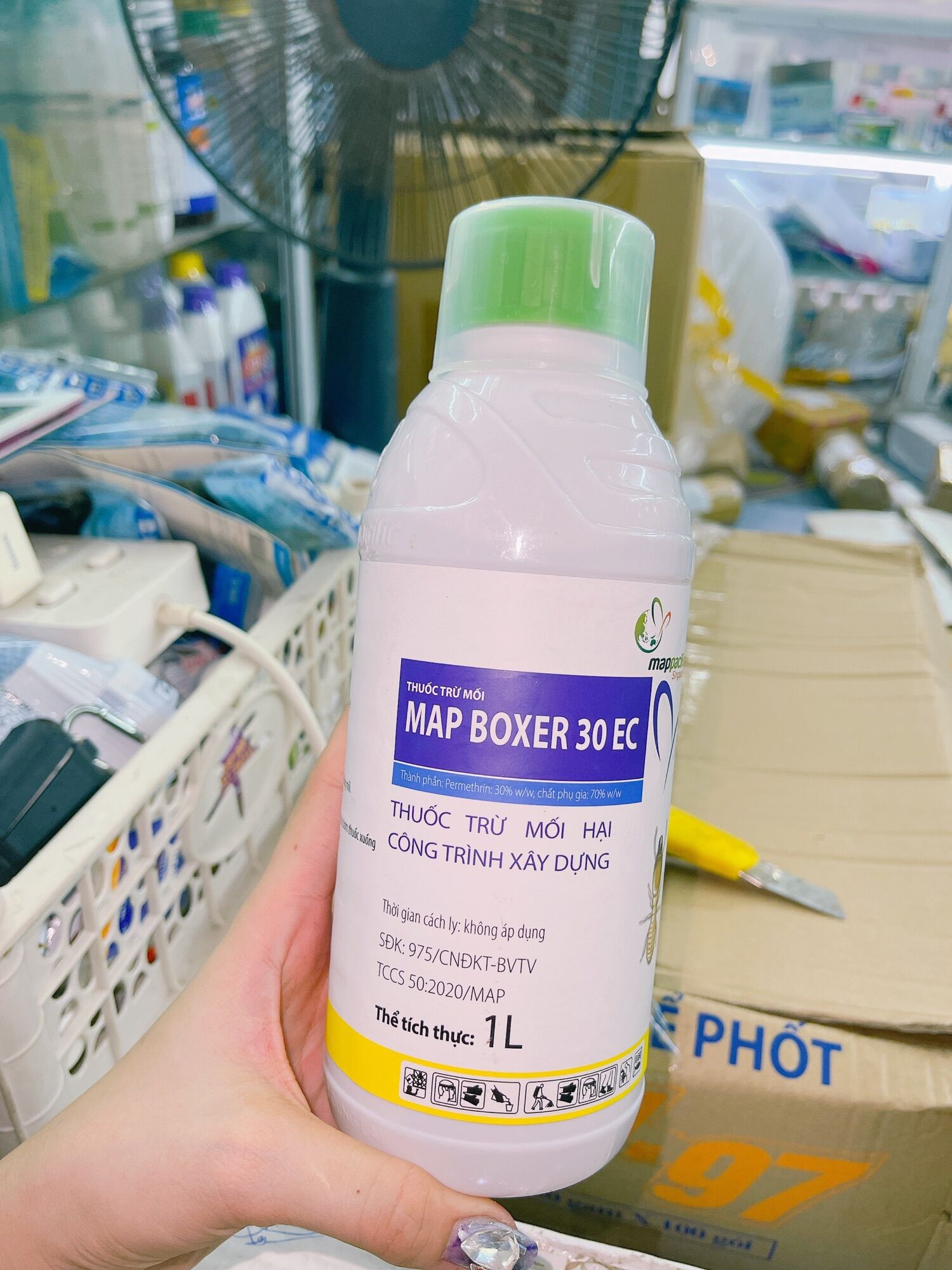 Thuốc diệt mối thế hê mới map boxer 30EC 1 lít chuyên phòng và diệt mối