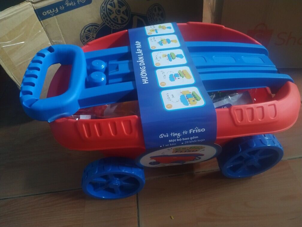 Xe kéo kèm logo xếp hình (hàng km friso)