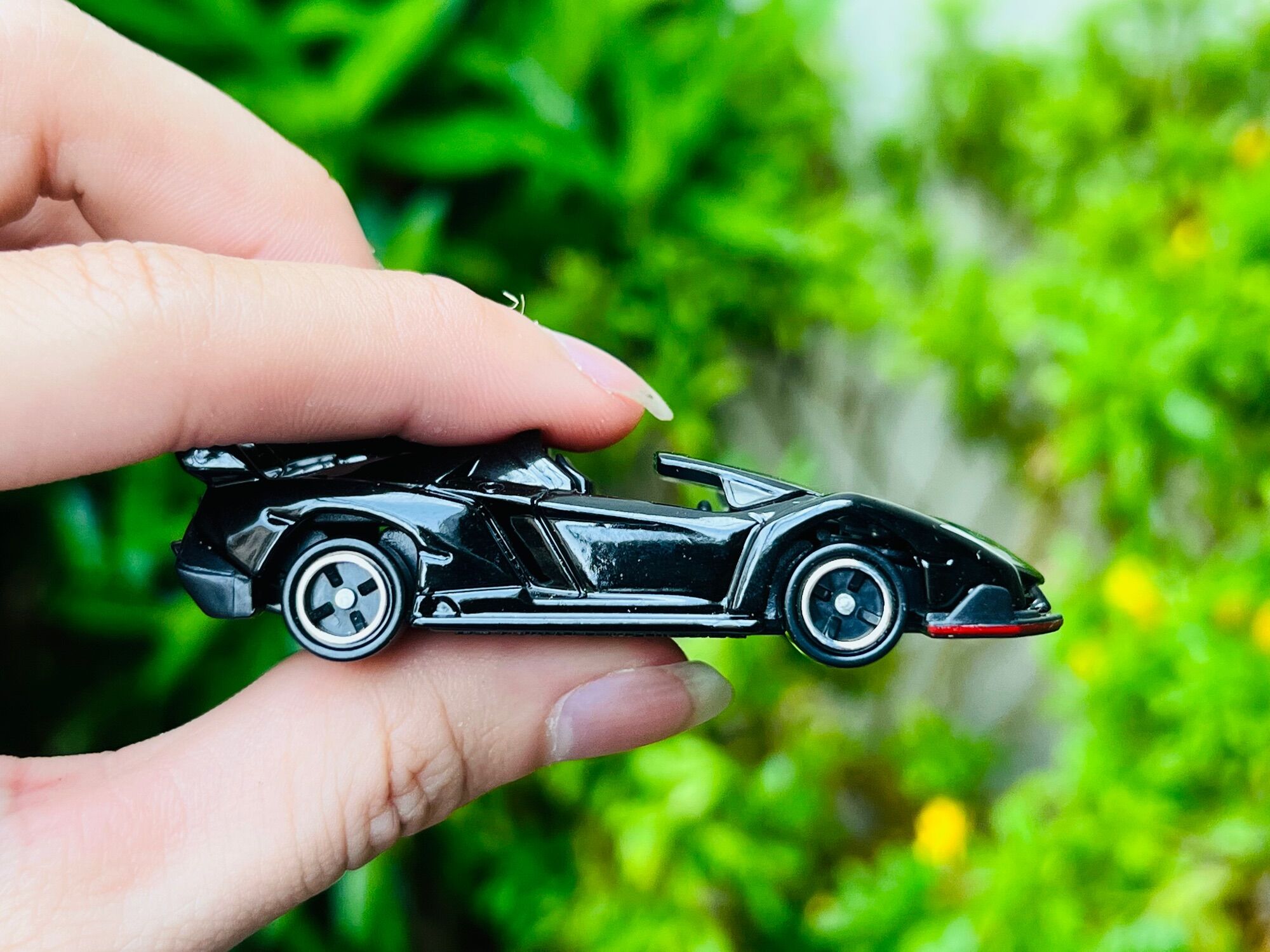 Hobby Store xe mô hình Tomica Lamborghini Veneno Roadster Đen